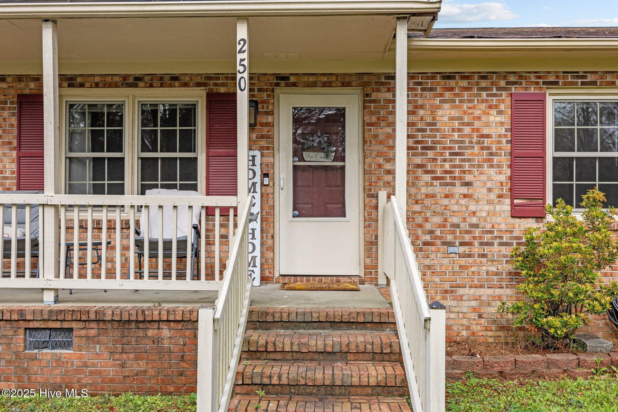250 Ernest Gurganus Road, Jacksonville, NC 28540 – photo 13: 23-web-or-mls-IMG_2146