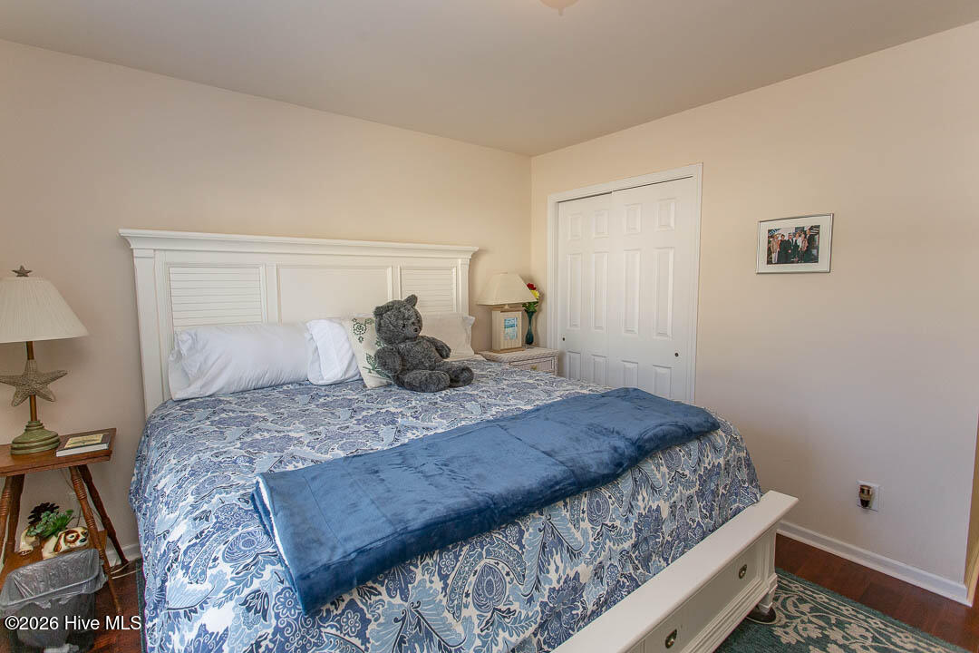 100554987 | Photo 28