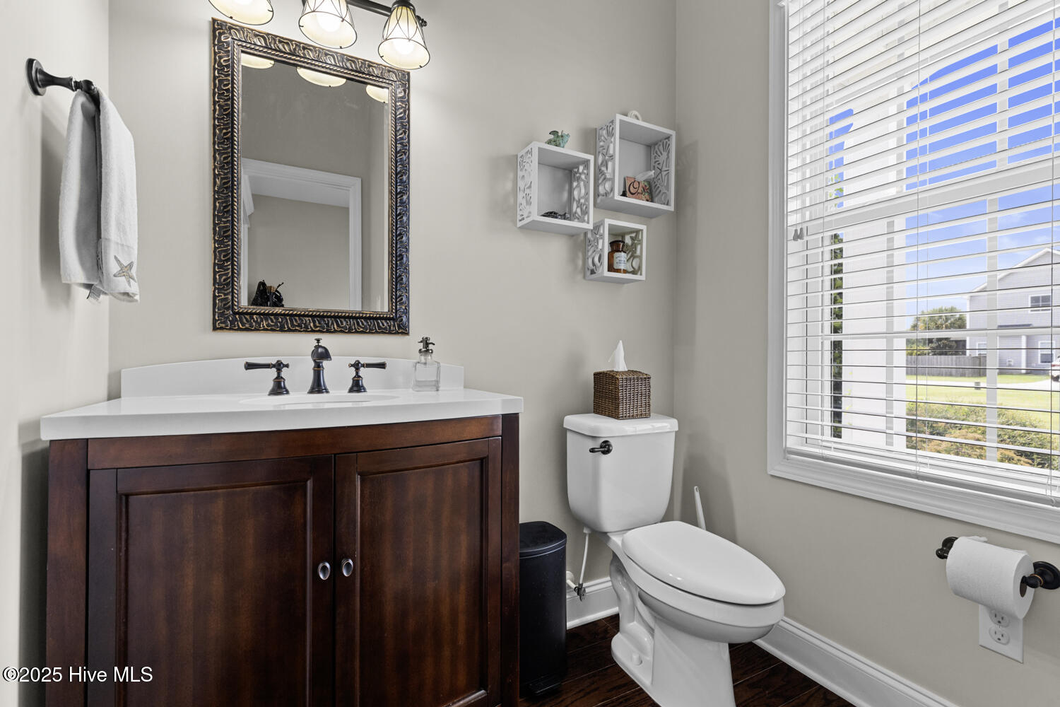 100501519 | Photo 24