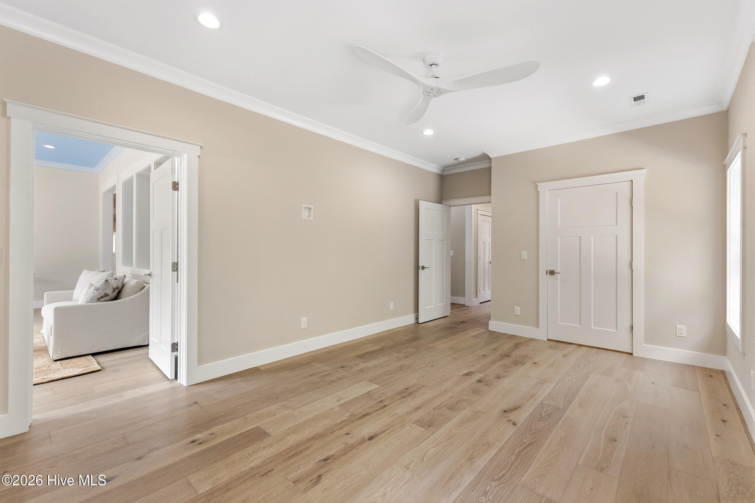 100566568 | Photo 36