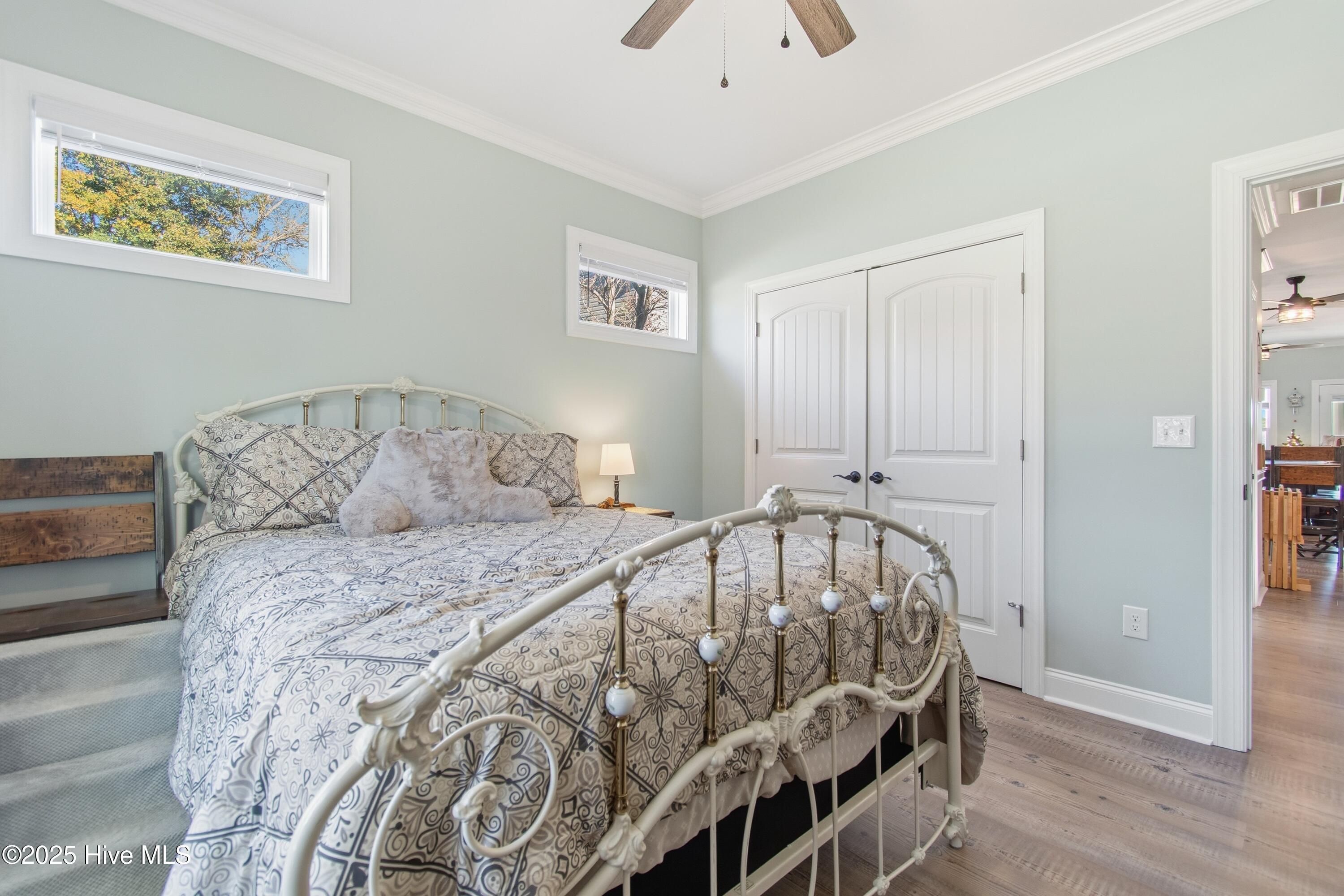 100545993 | Photo 18