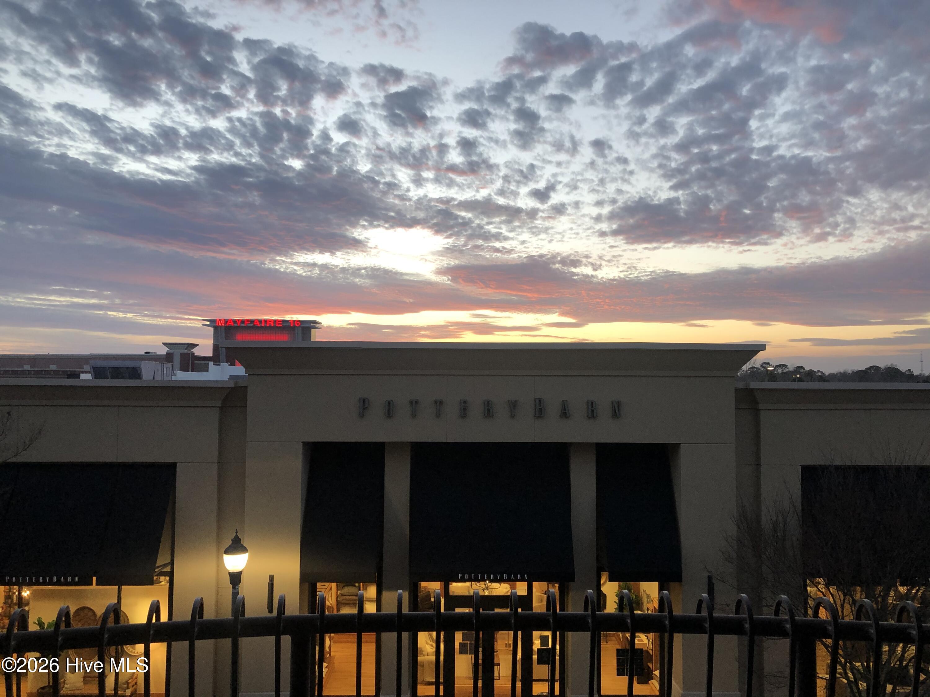 100565010 | Photo 30