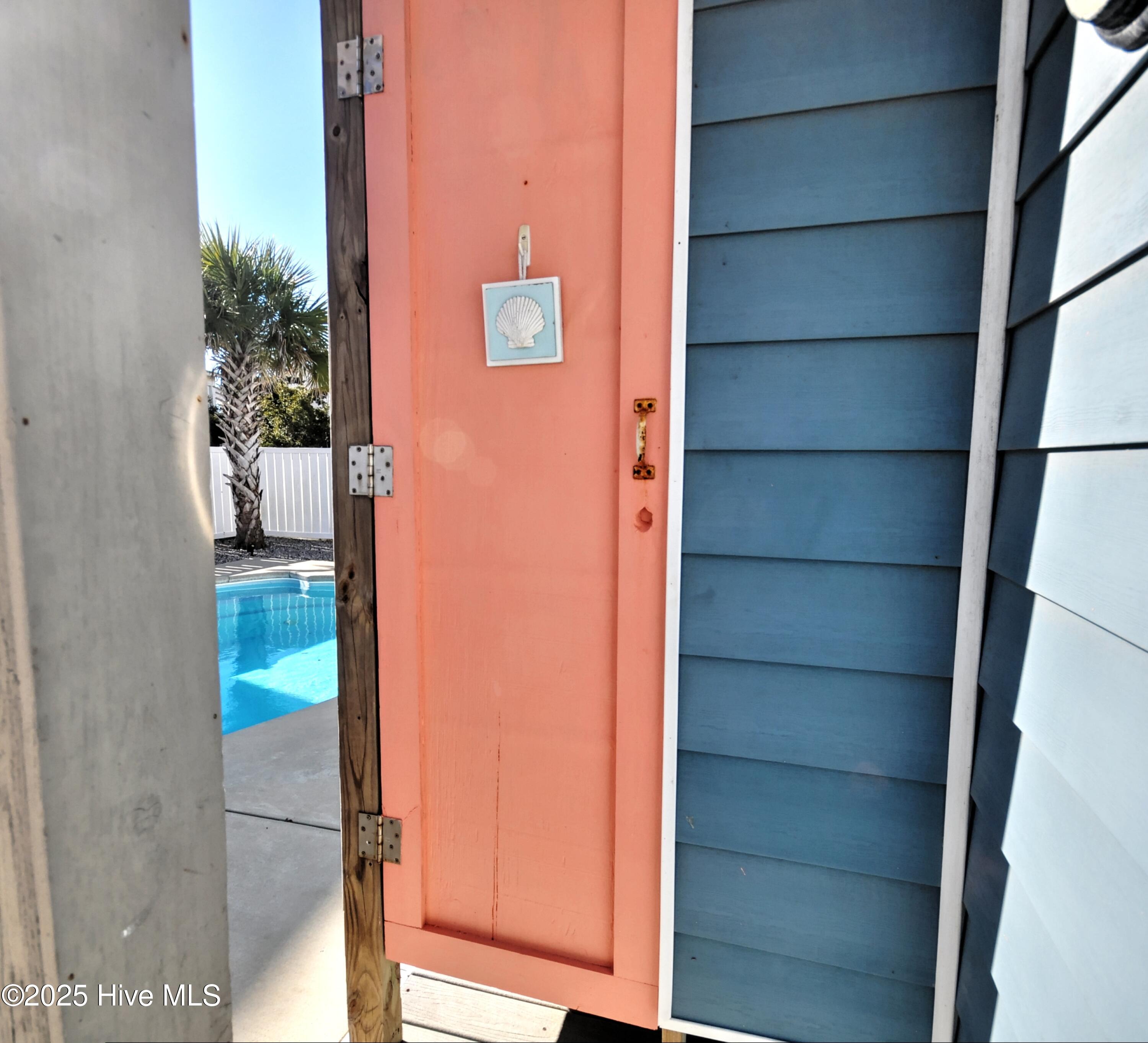 100545974 | Photo 34