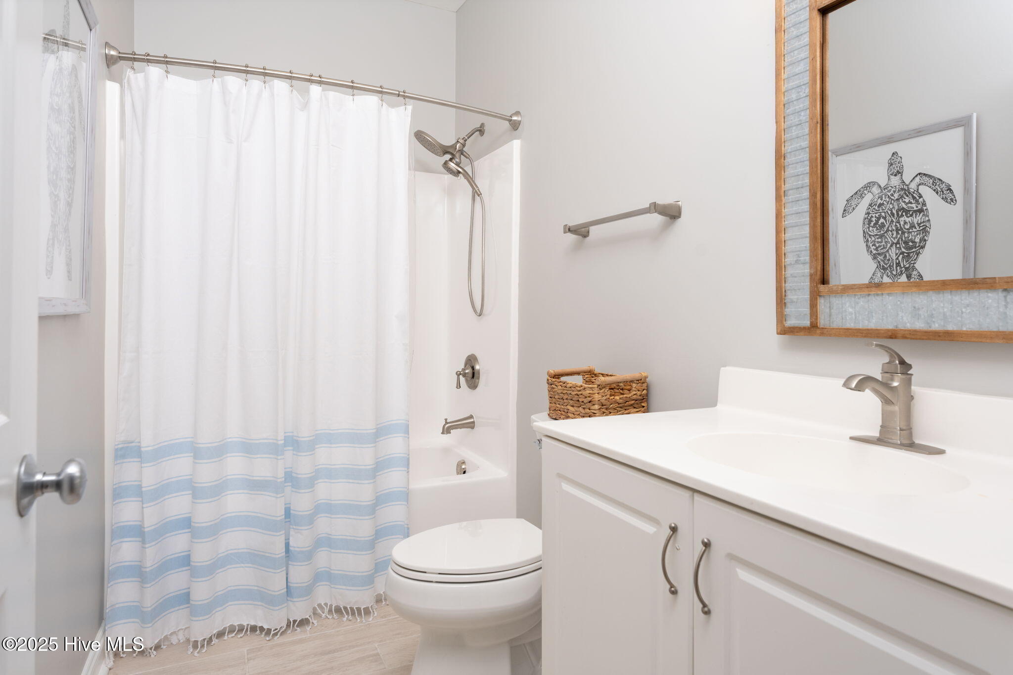 100525055 | Photo 15