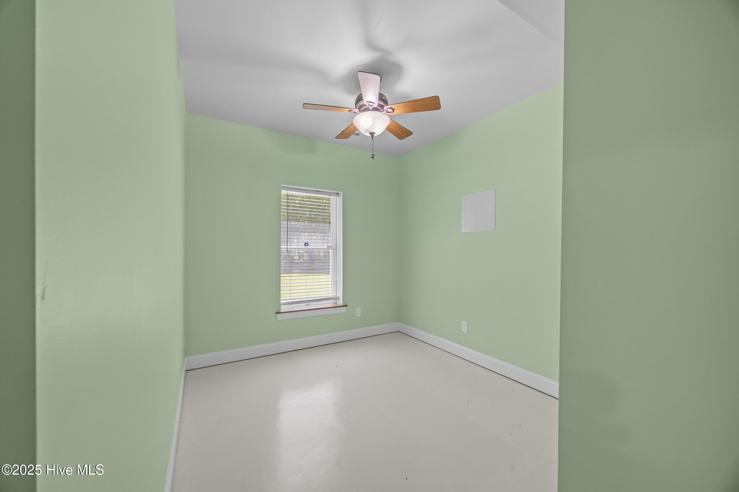 100519629 | Photo 62