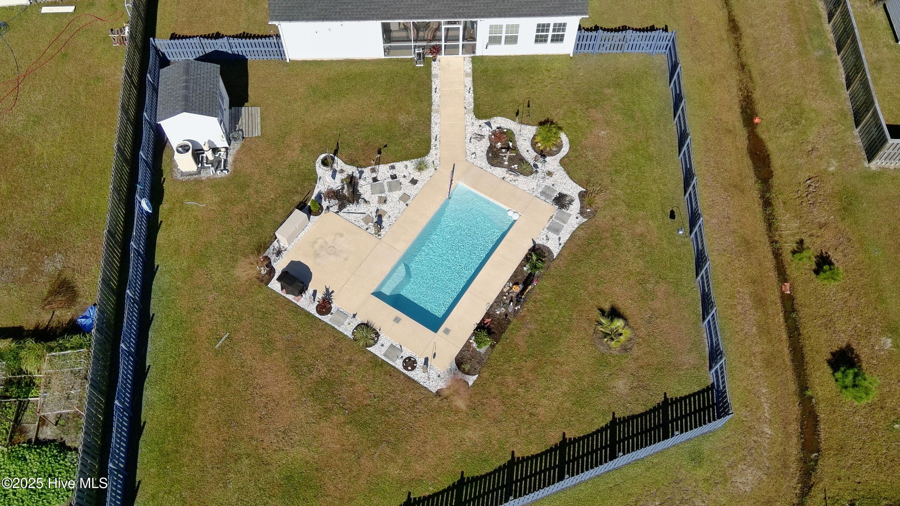 100540901 | Photo 86