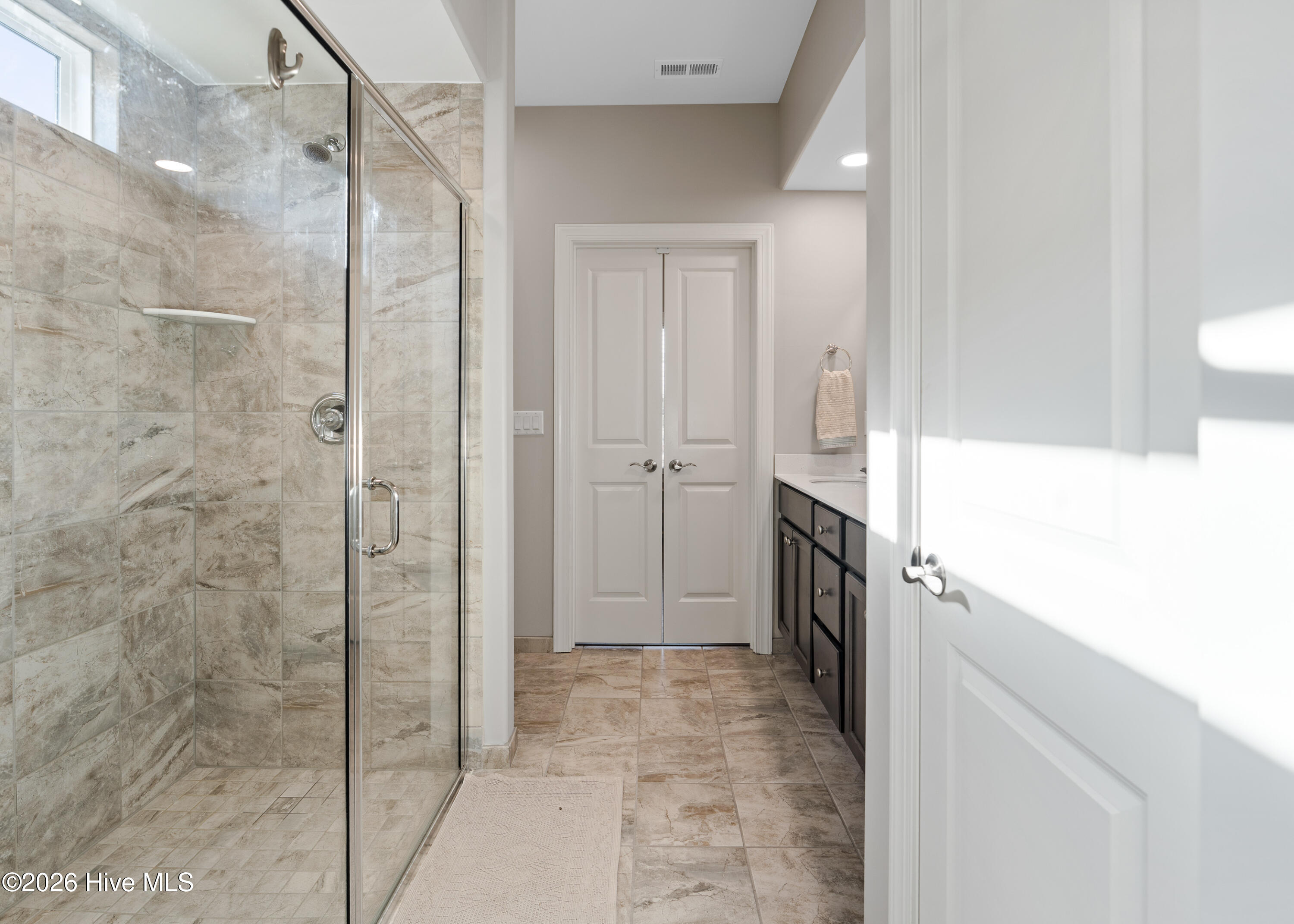 100547425 | Photo 29