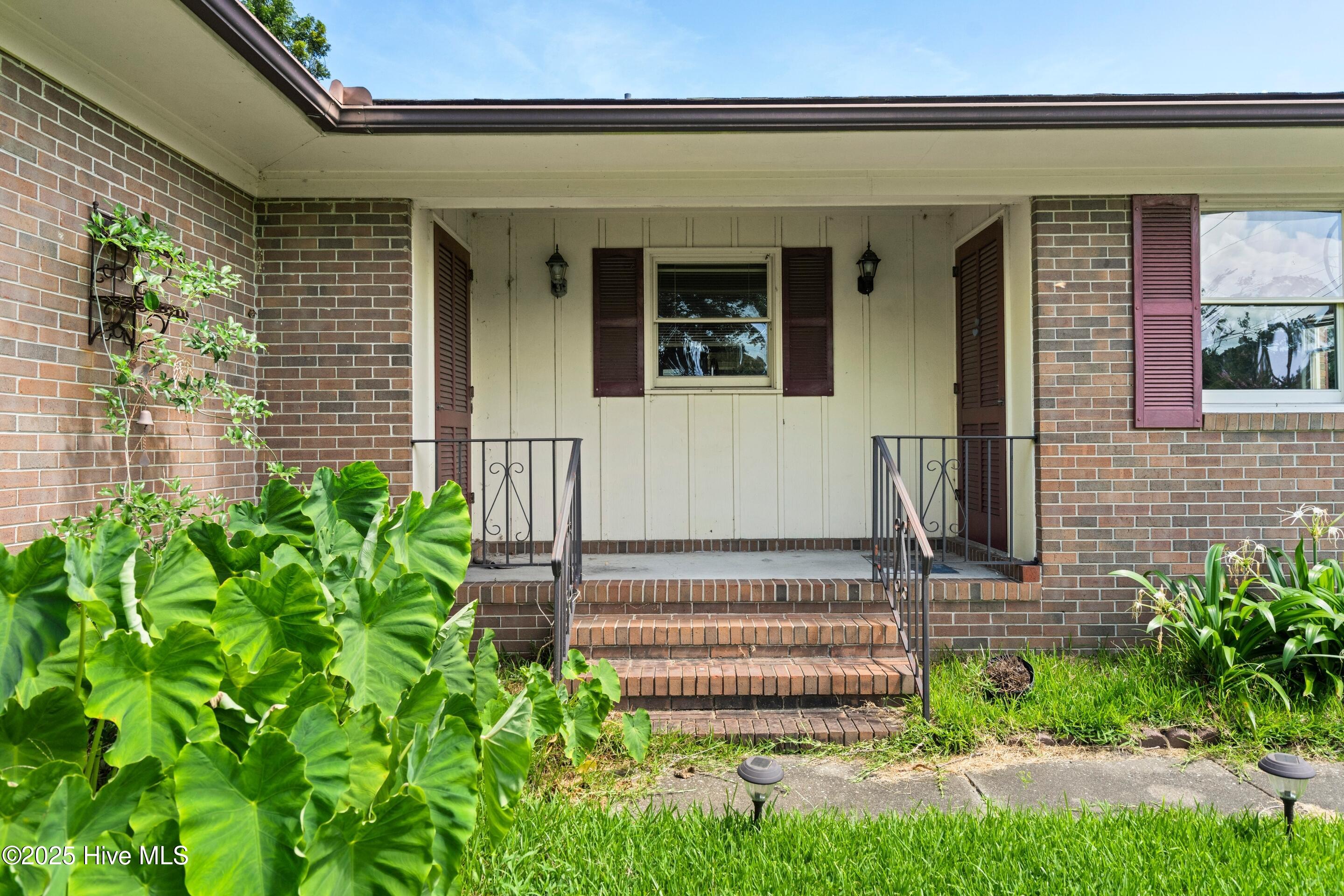 Homes for sale in Castle Hayne, NC | 112 Whitman Ave, Castle Hayne, NC 28429 | MLS# 100503702