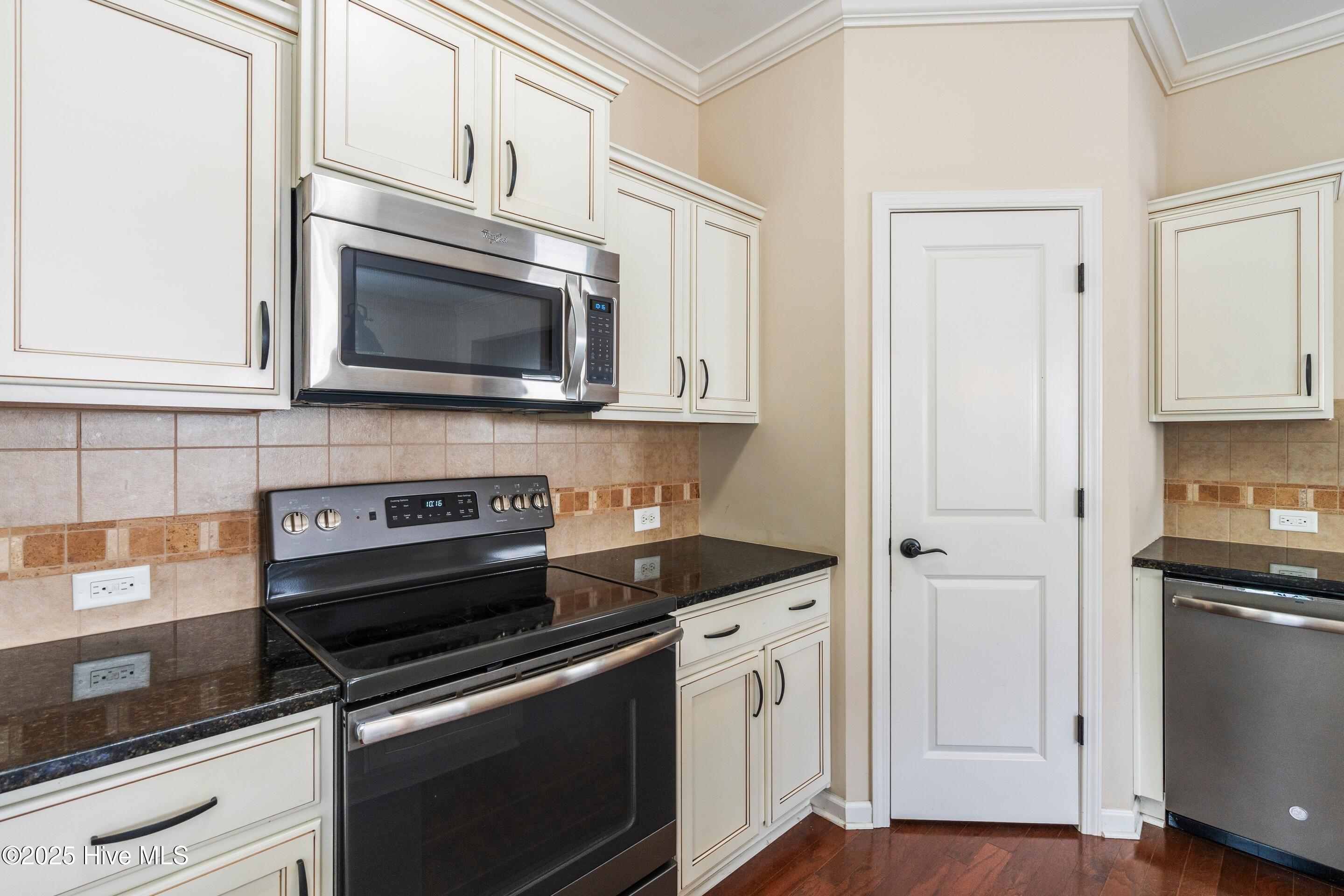 100522432 | Photo 28