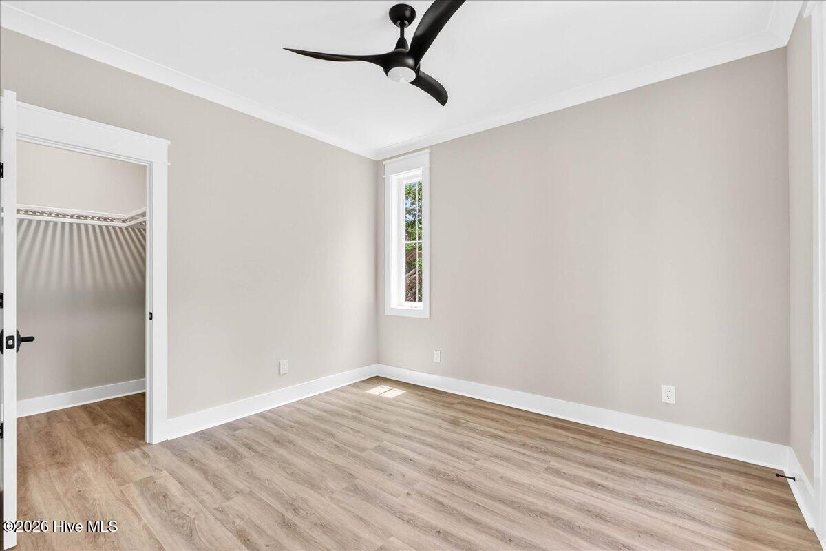 100562322 | Photo 10