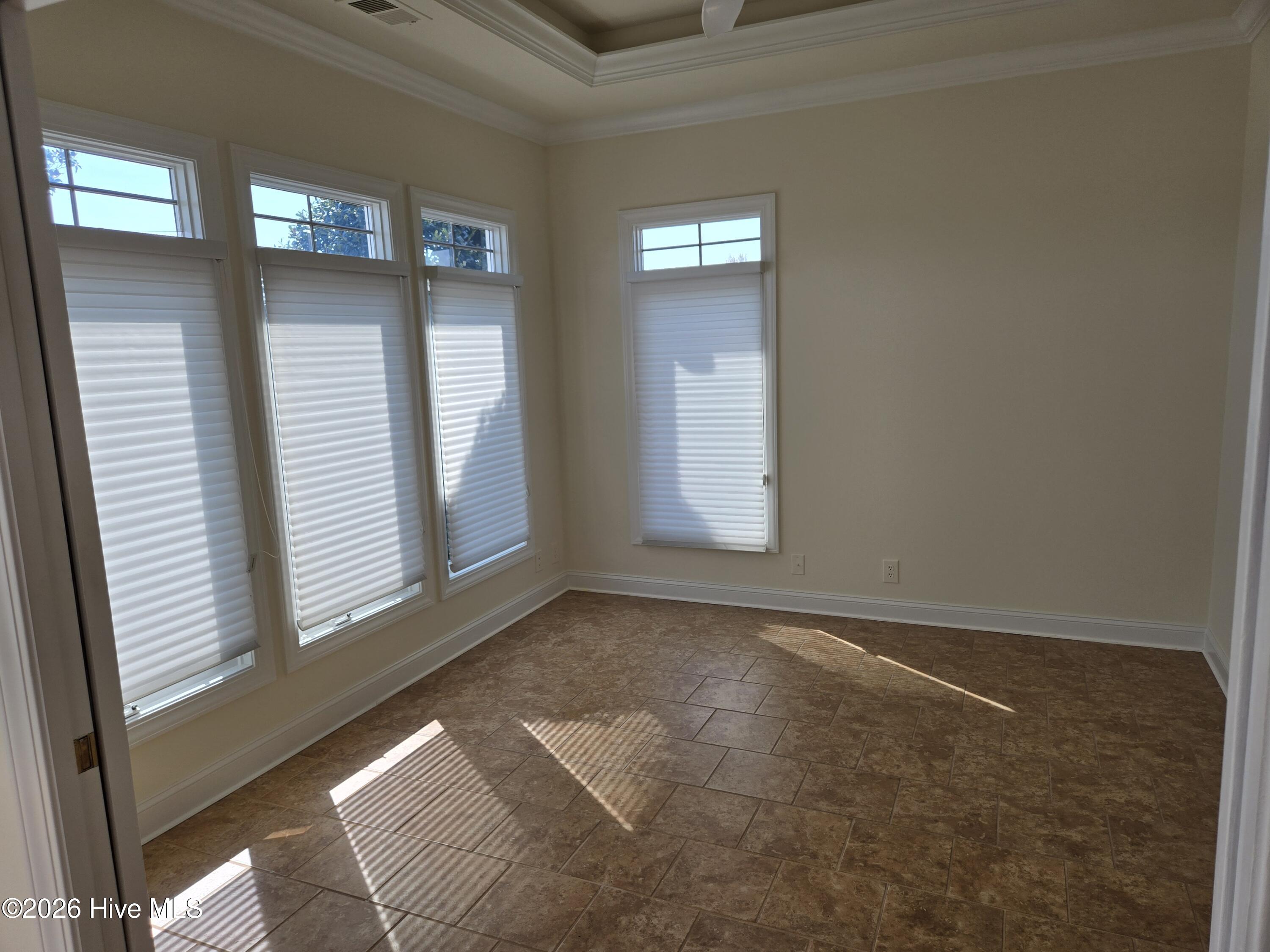 100545211 | Photo 32