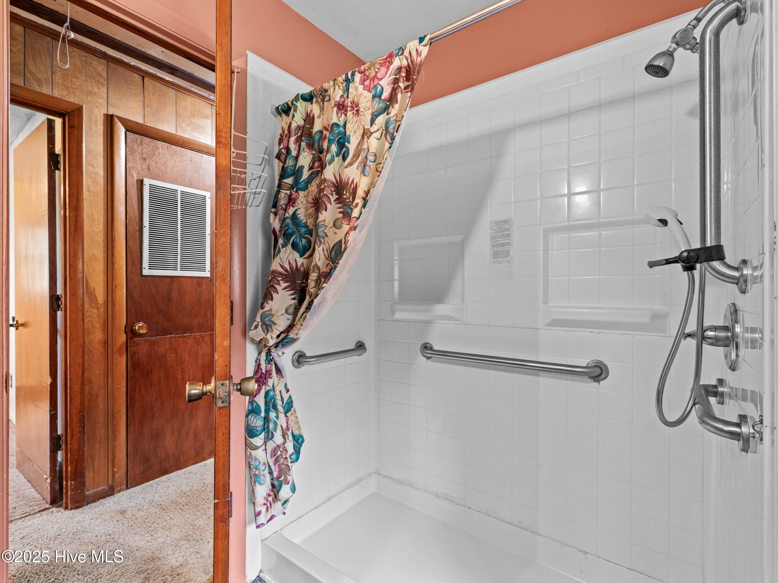 100524273 | Photo 22