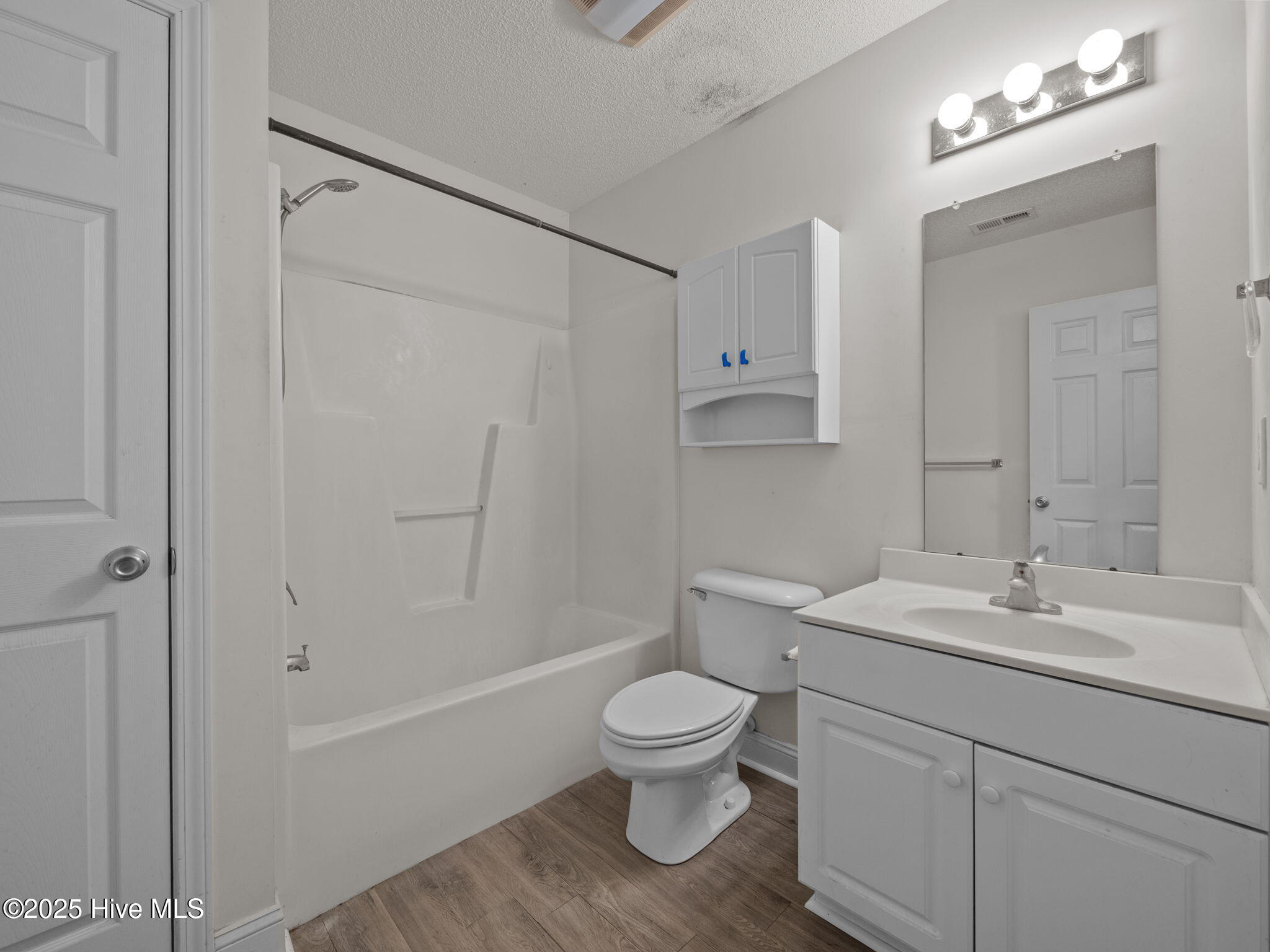 100545105 | Photo 24