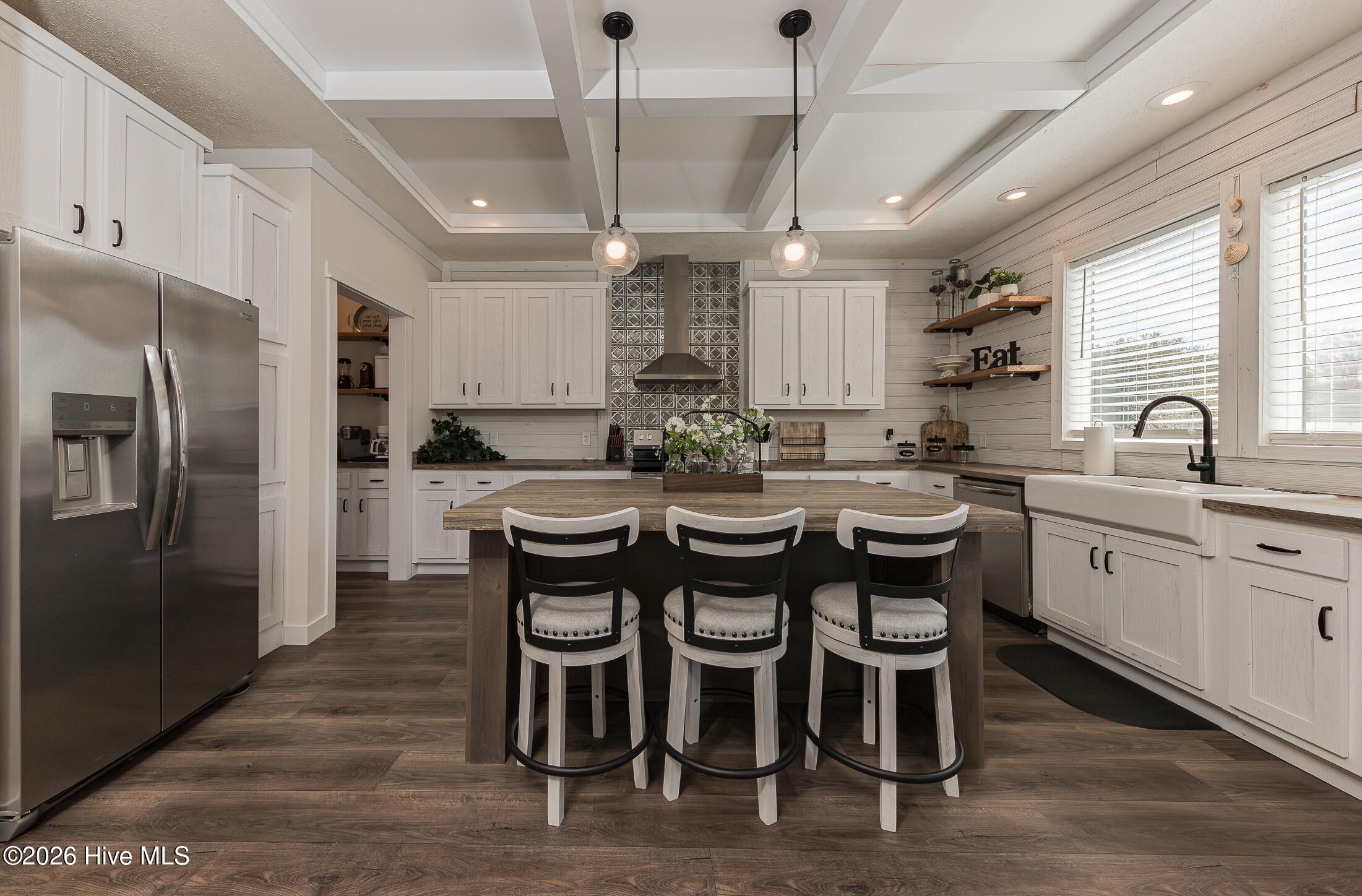 100563969 | Photo 15