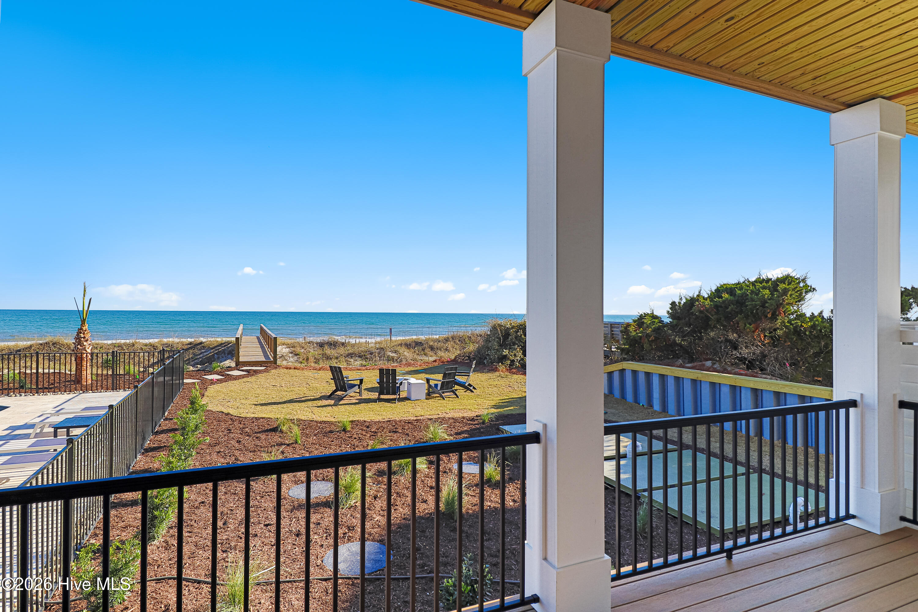 100567195 | Photo 47