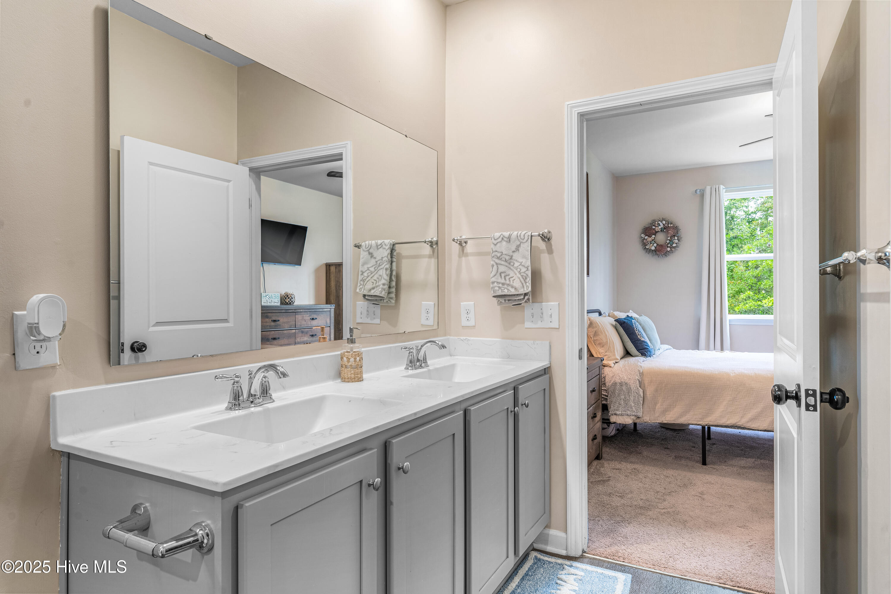 100521762 | Photo 25