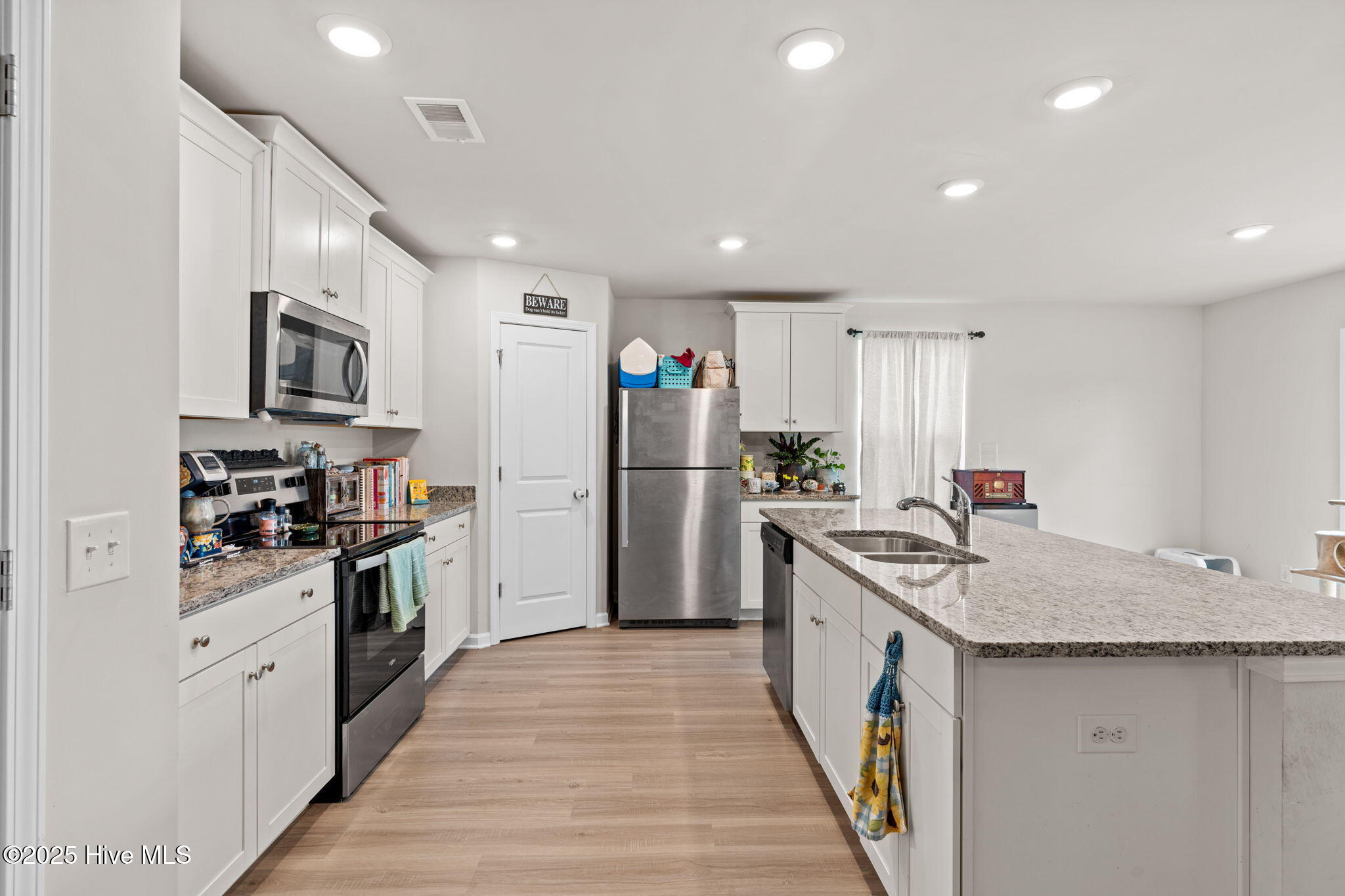 100515817 | Photo 11