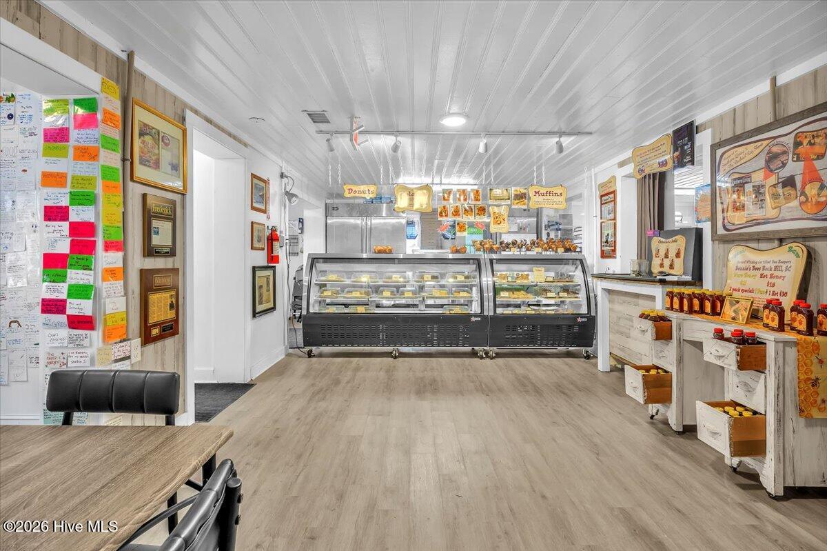 100551902 | Photo 13