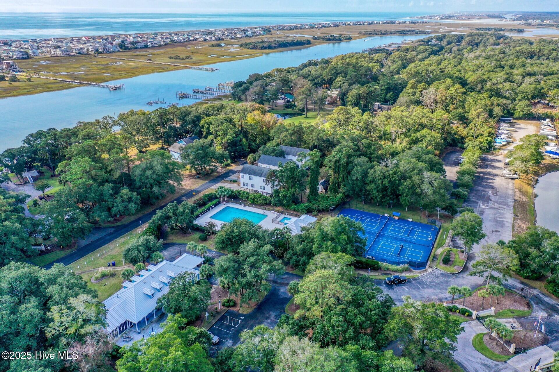 100543338 | Photo 38