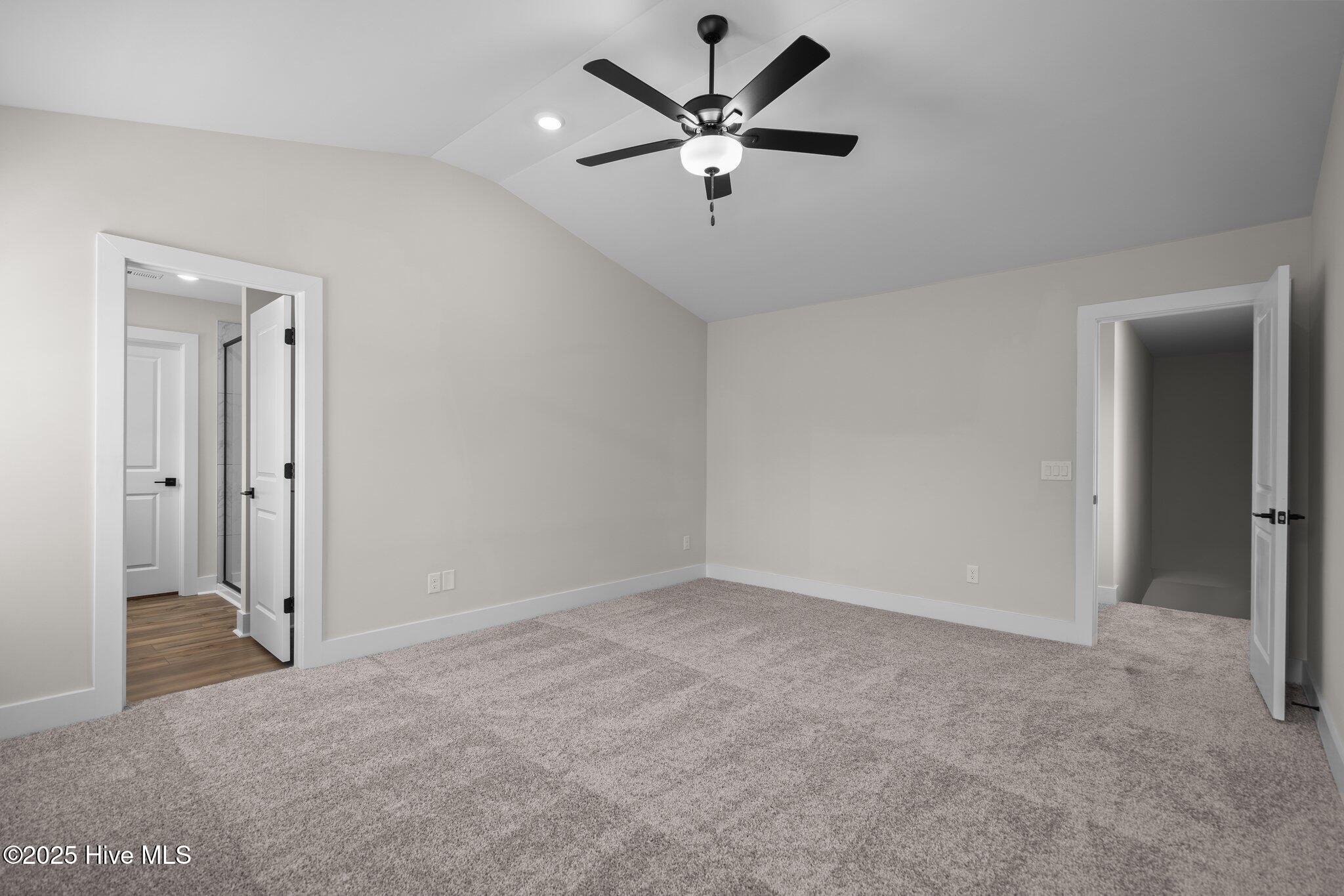 100500000 | Photo 18