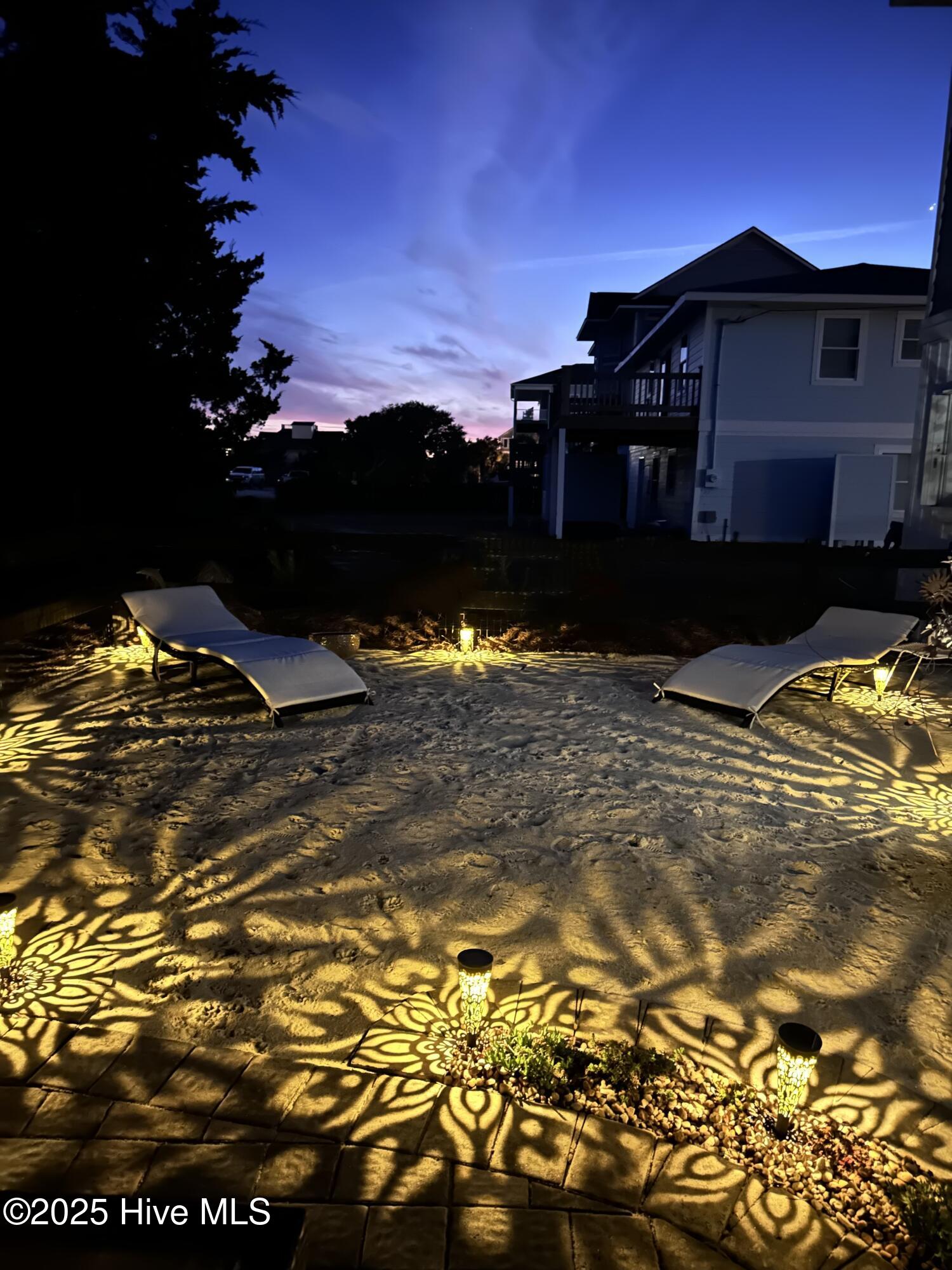 100532848 | Photo 47