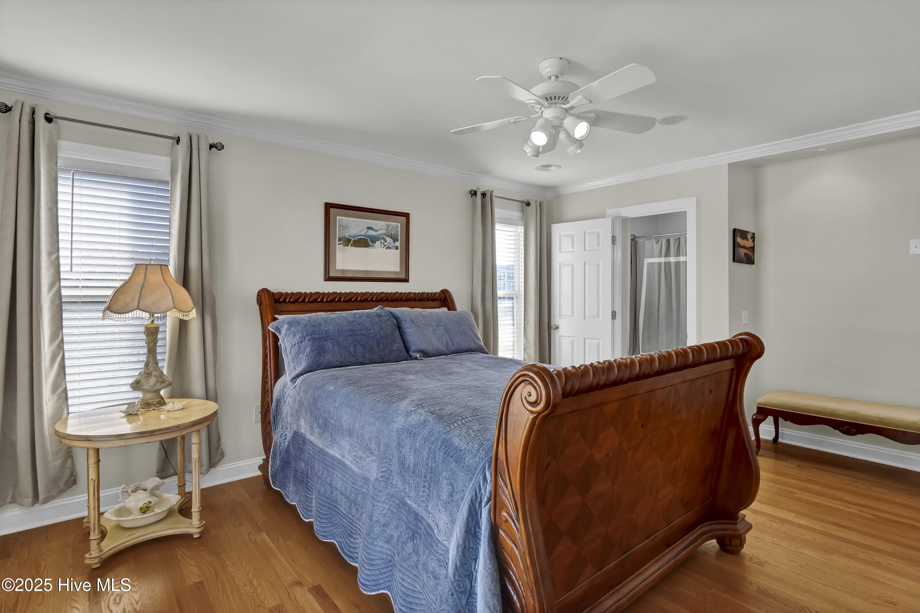 100497628 | Photo 34