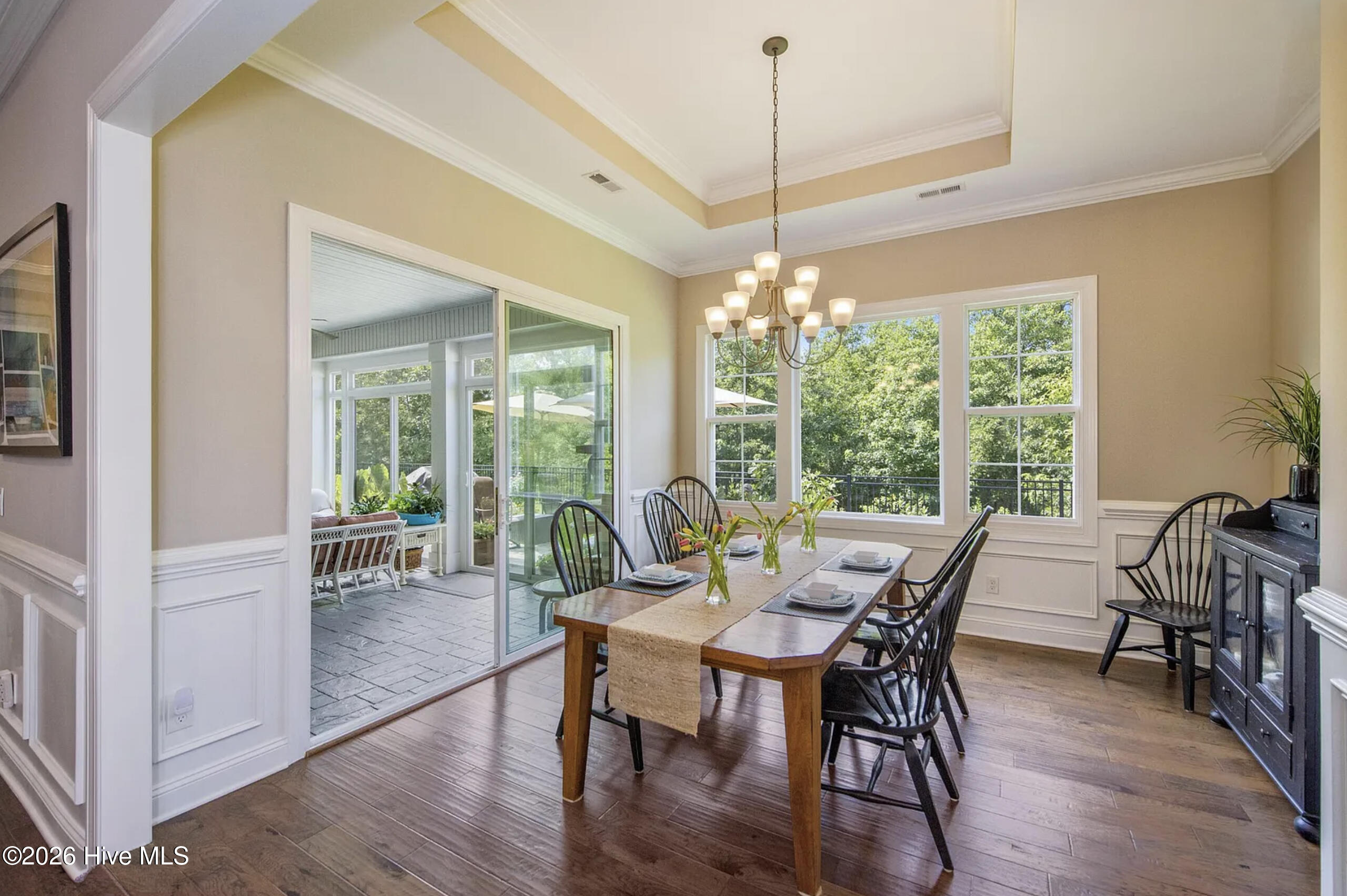 100563129 | Photo 15