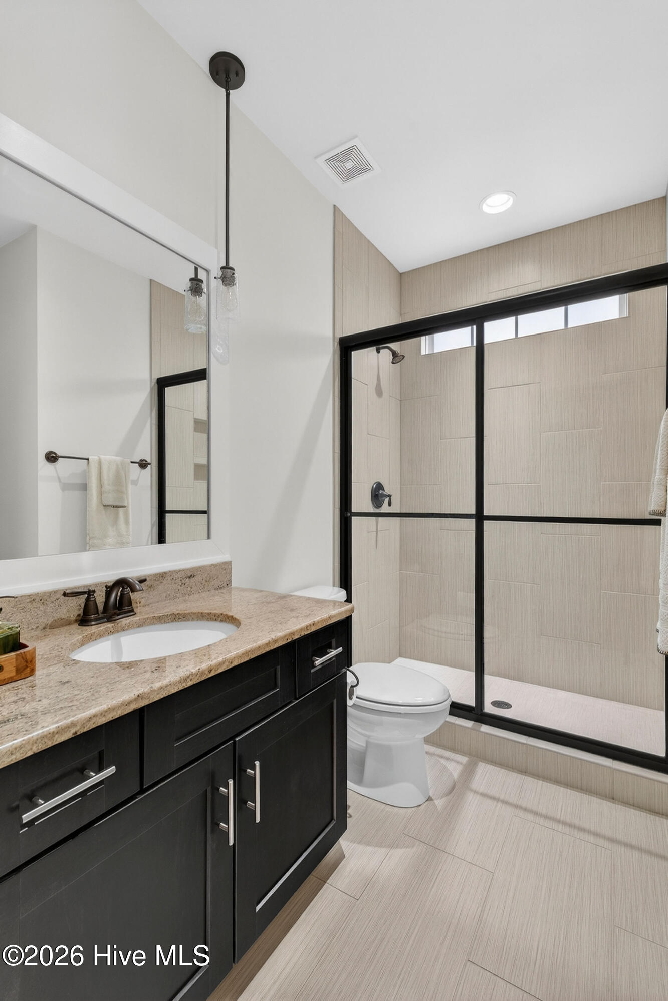 100561102 | Photo 39