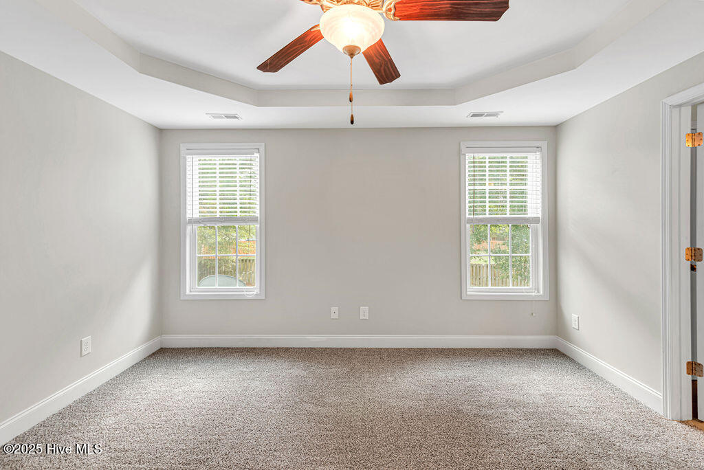 100535510 | Photo 35