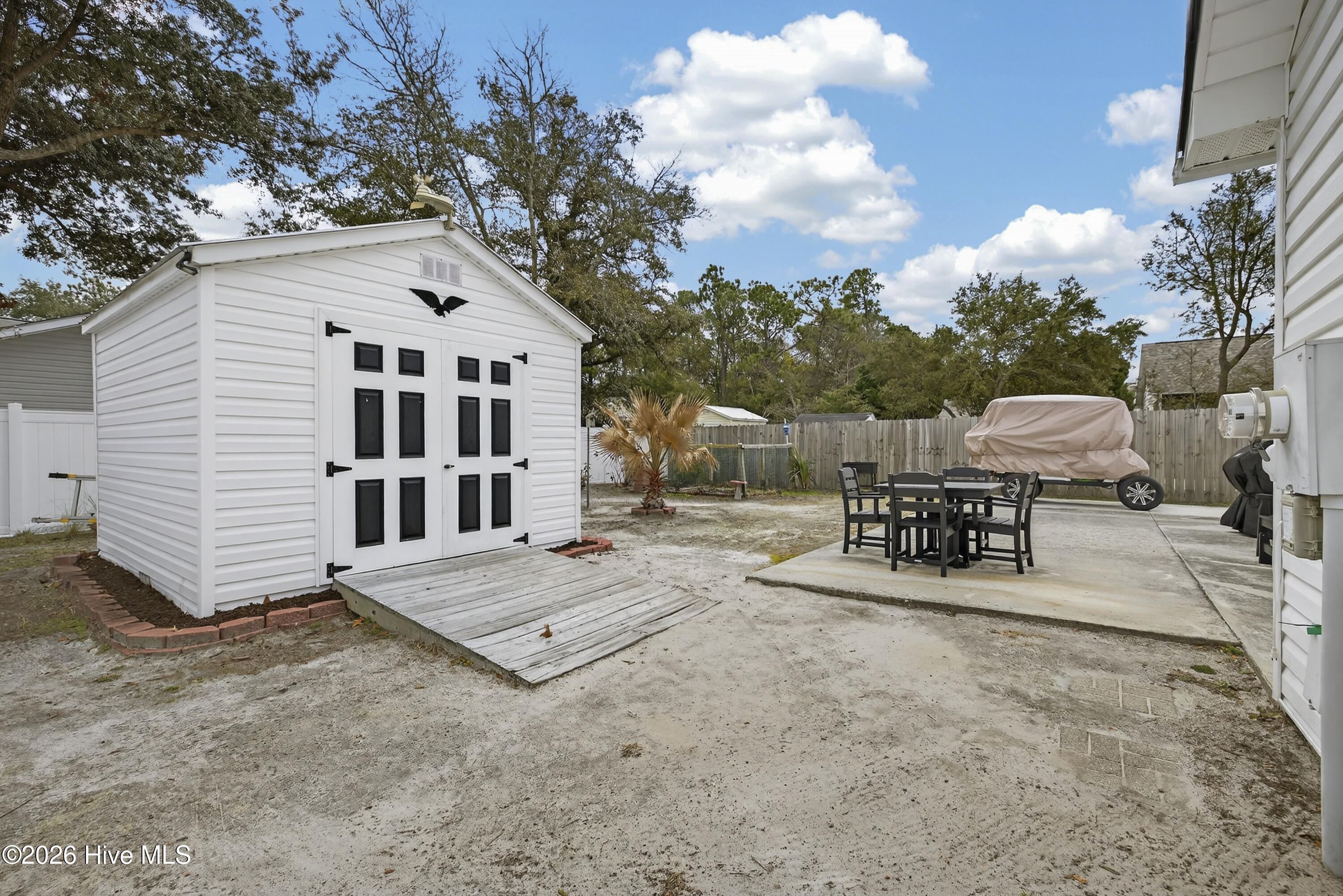 100557821 | Photo 32