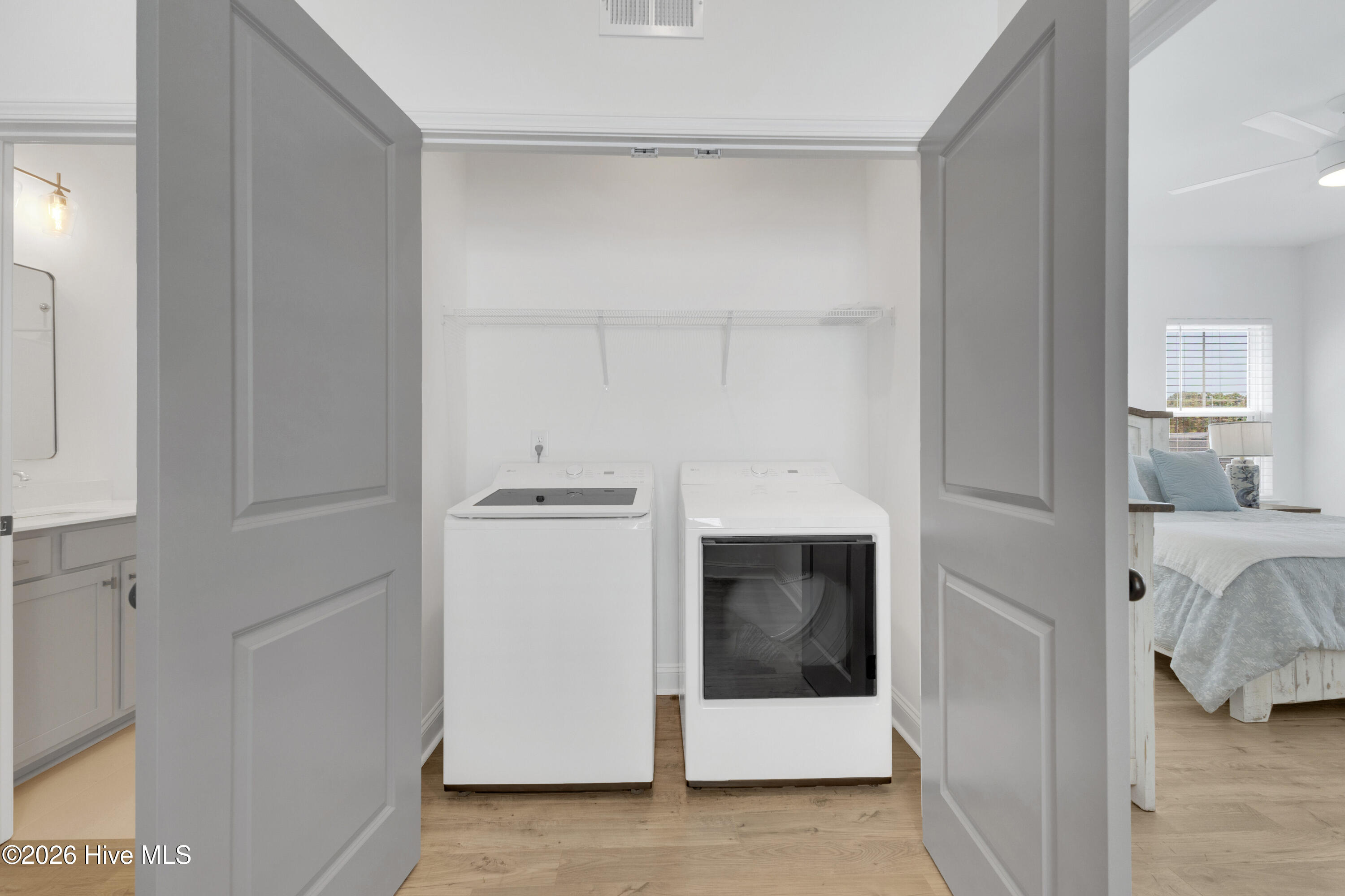 100566807 | Photo 33