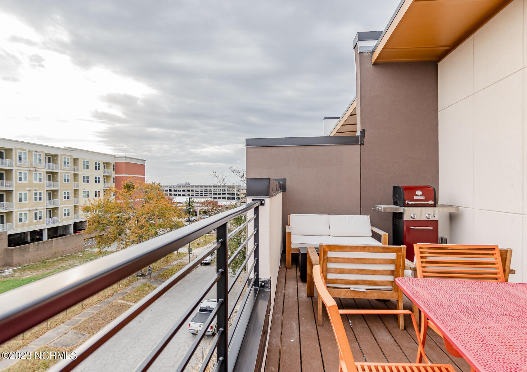 100552304 | Photo 42