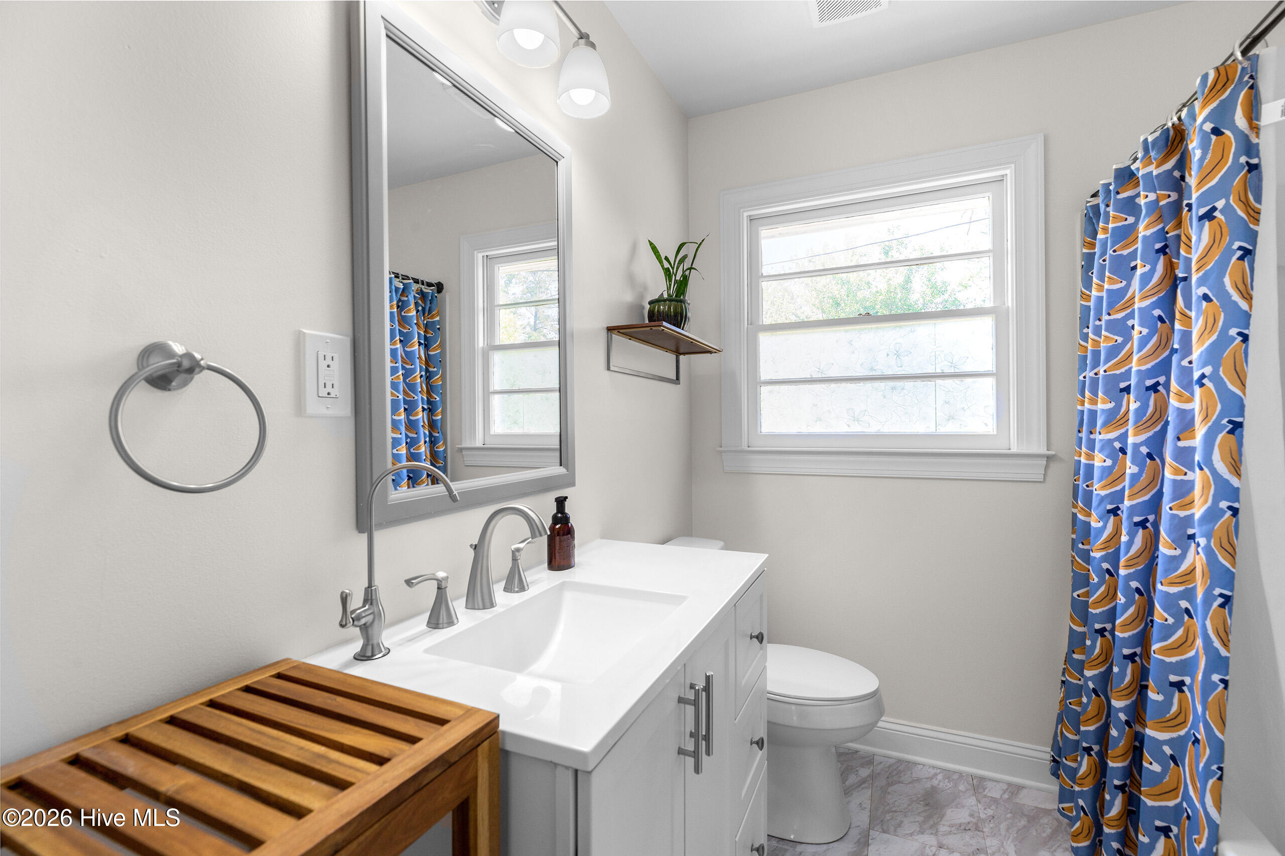 100567533 | Photo 26