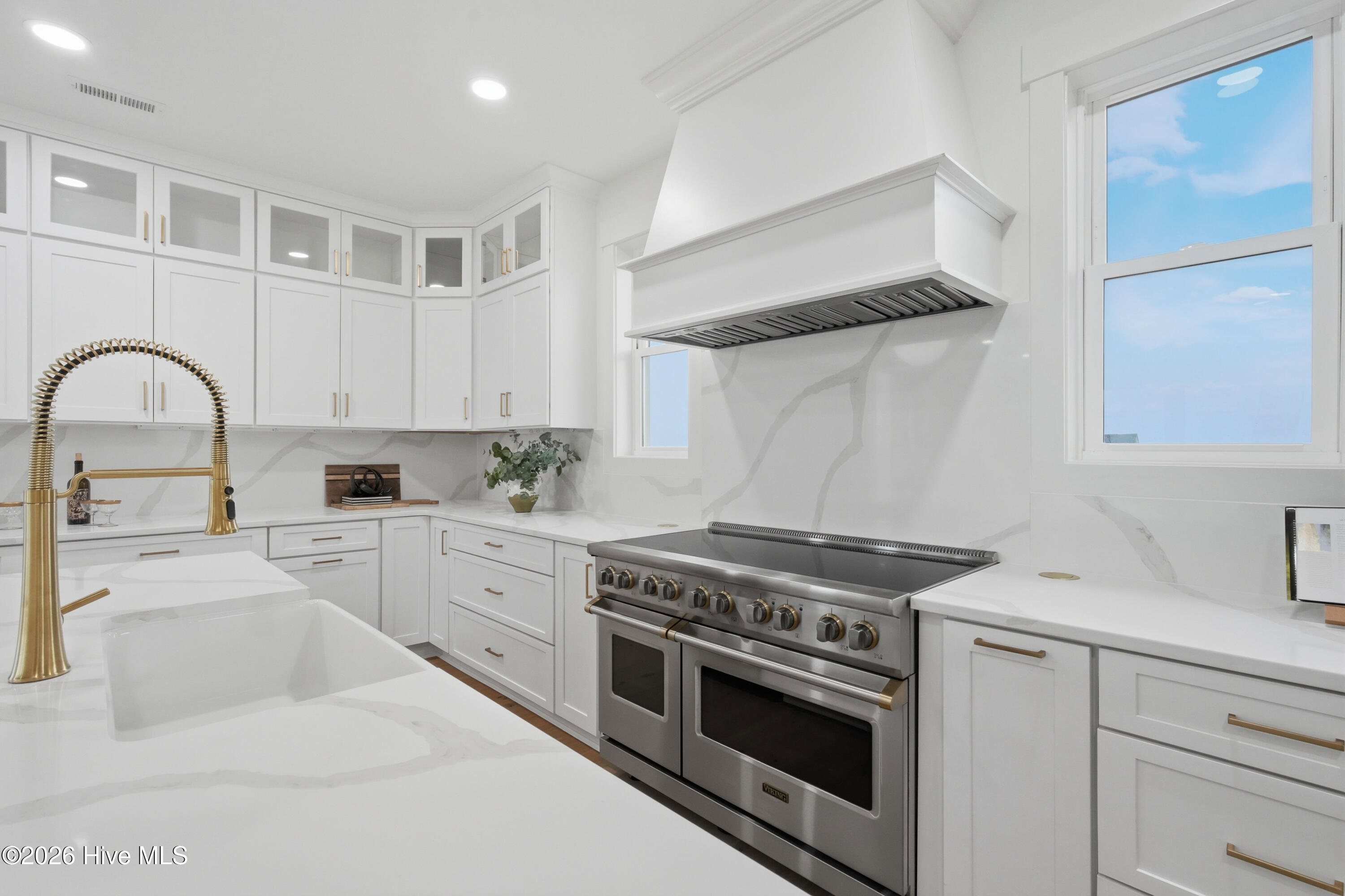 100508019 | Photo 14