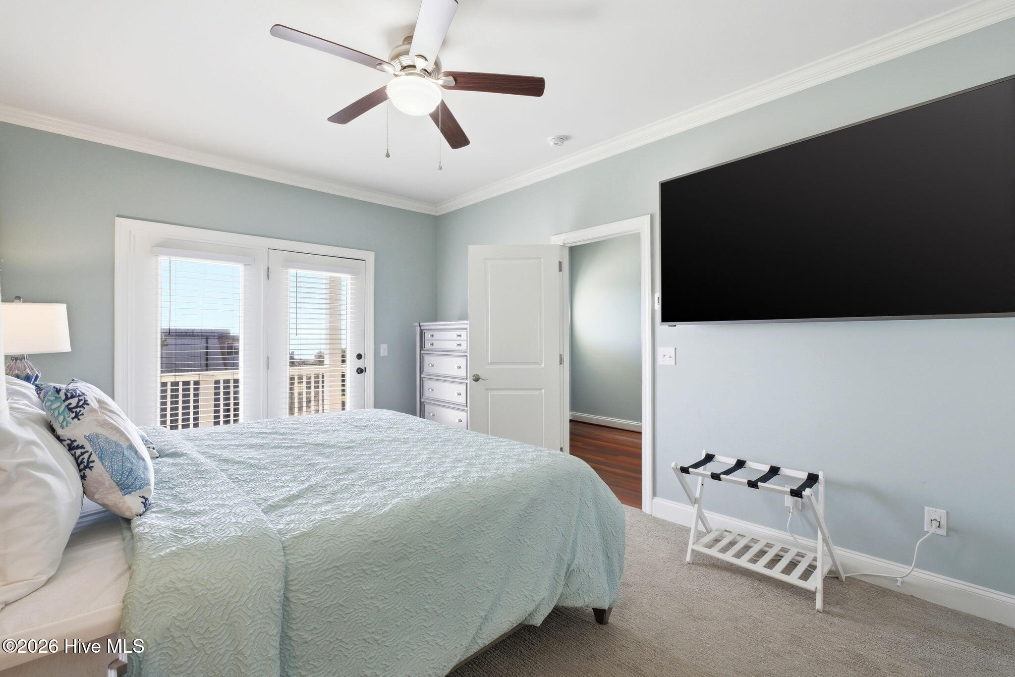 100559880 | Photo 24