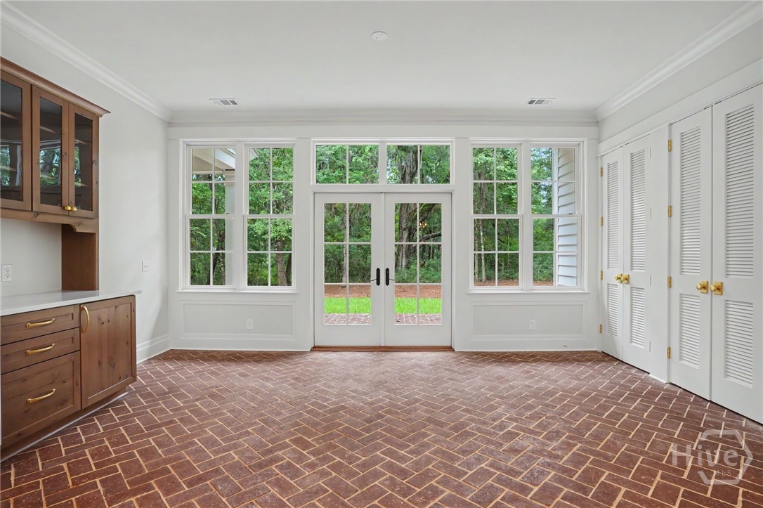 Sunroom/Bar