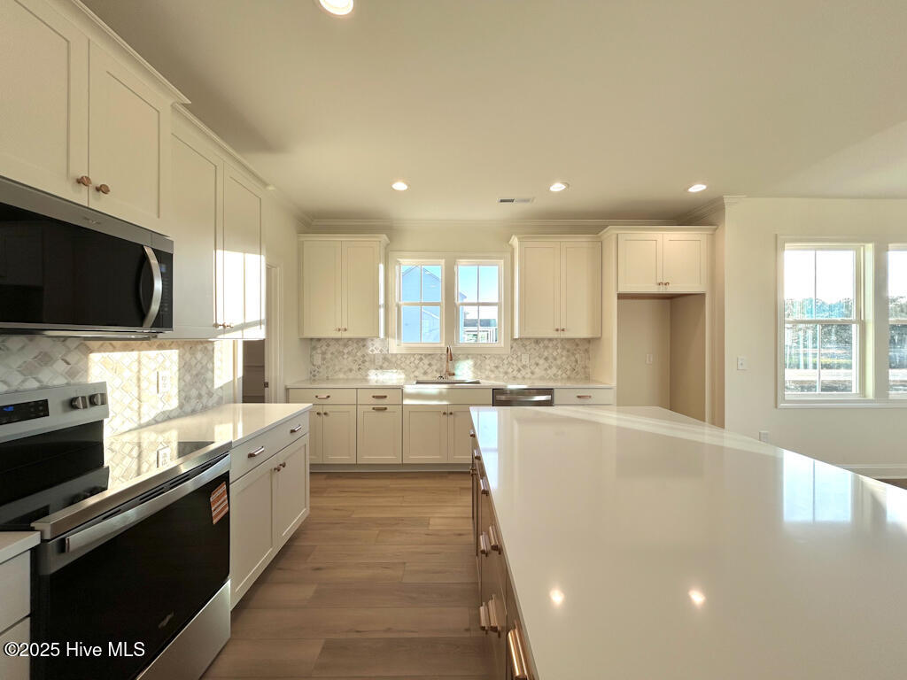 100510089 | Photo 45