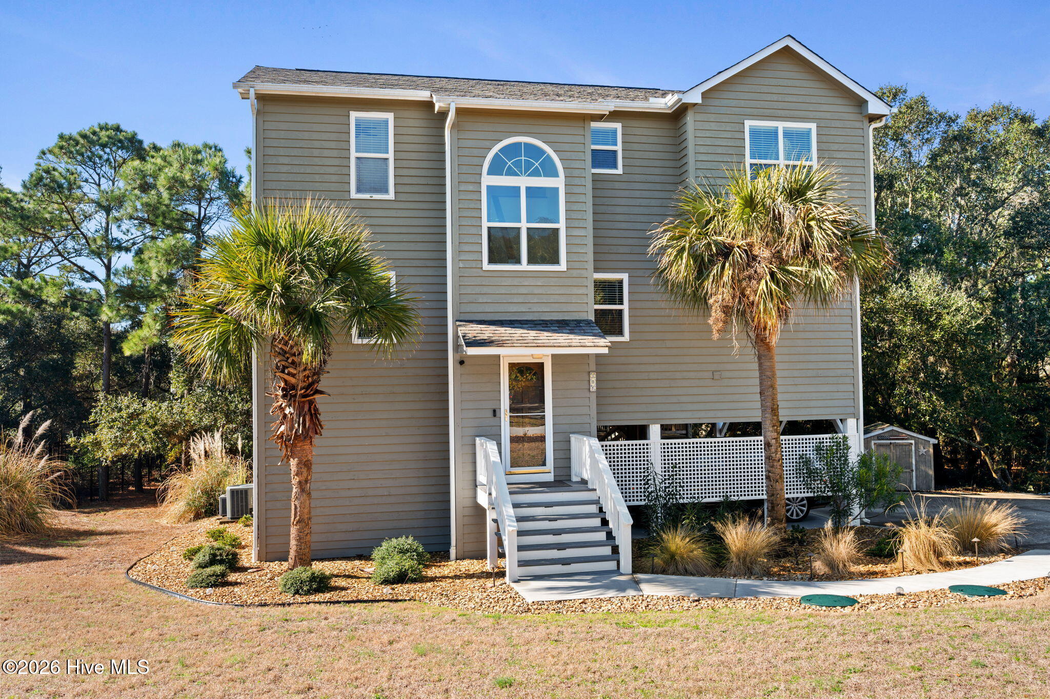 100557272 | Photo 75