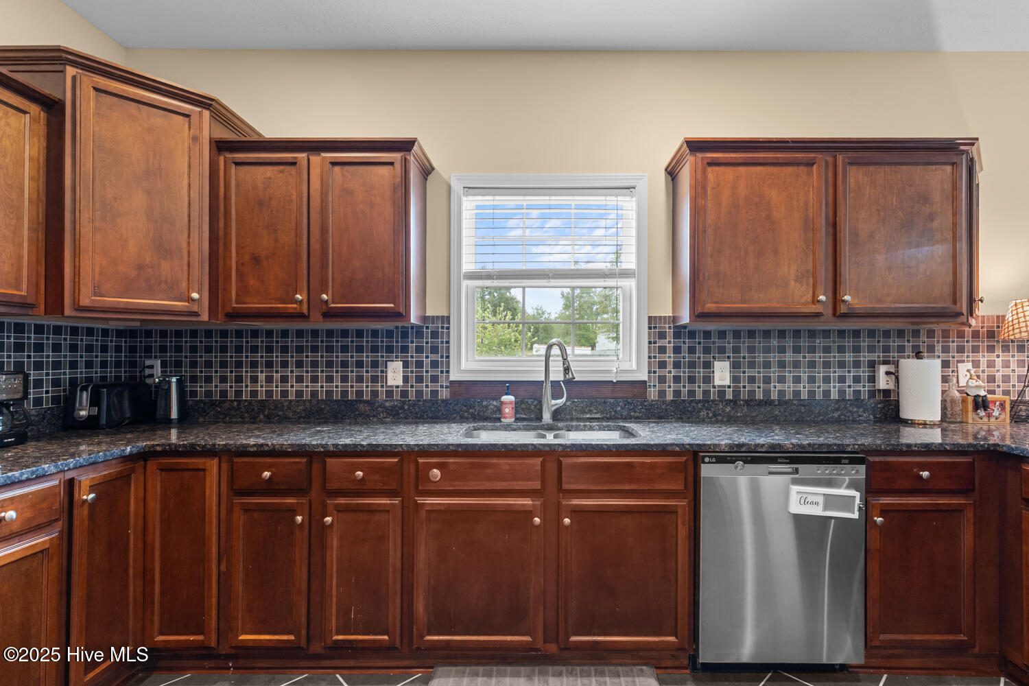 100535732 | Photo 21