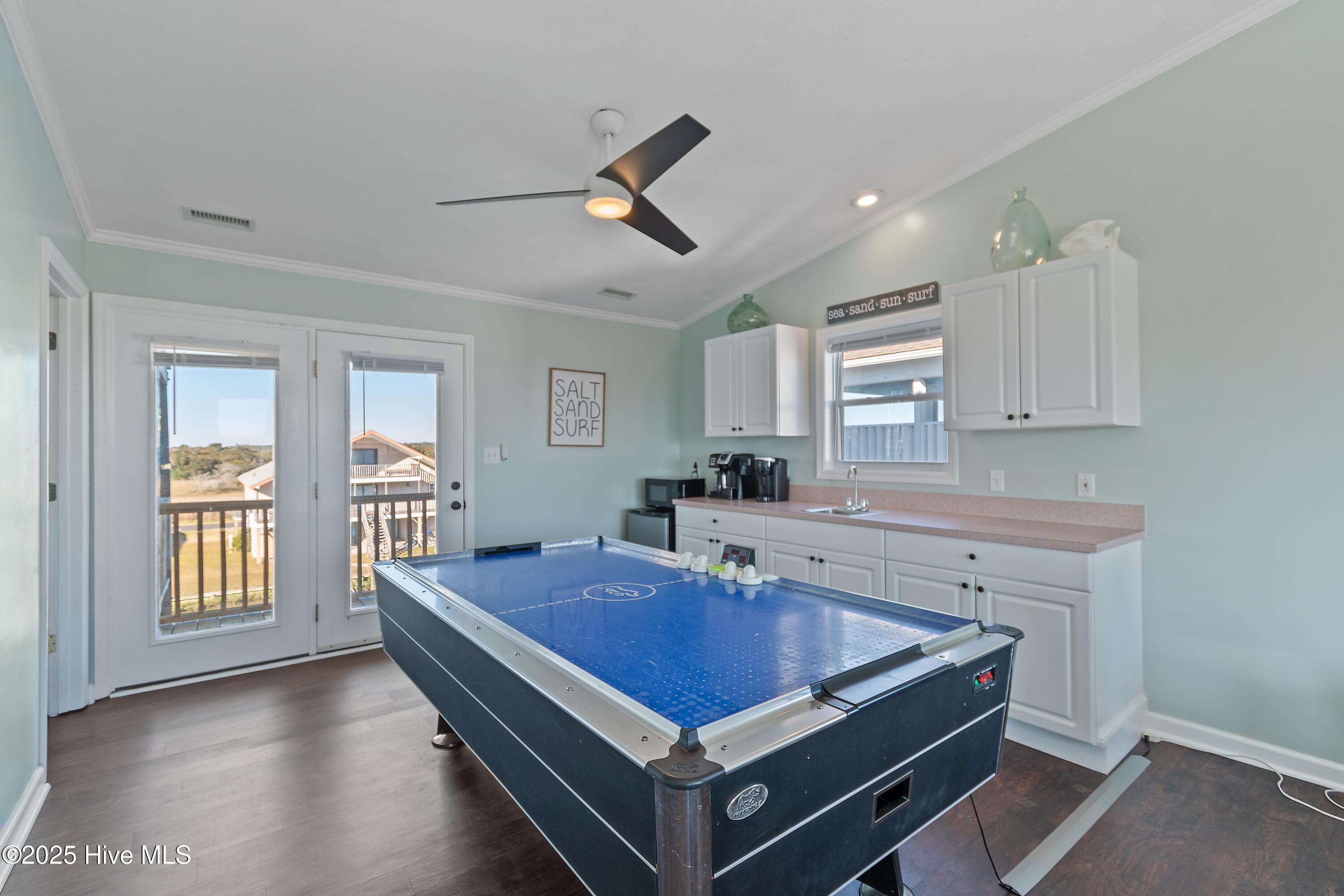 100542122 | Photo 37