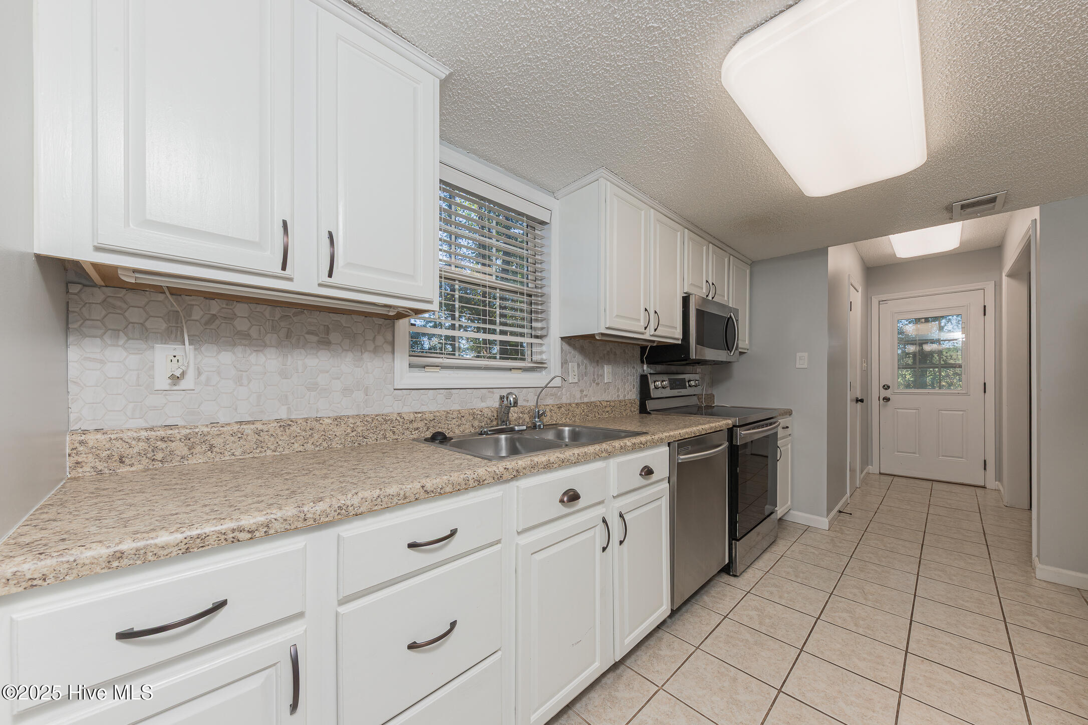 100537382 | Photo 10