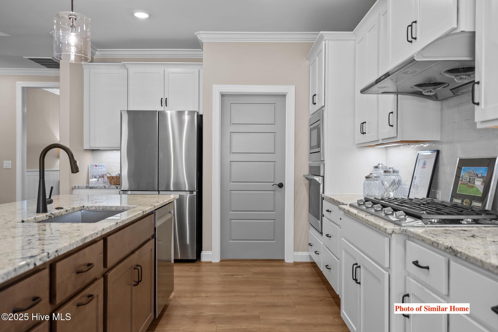 100545835 | Photo 20