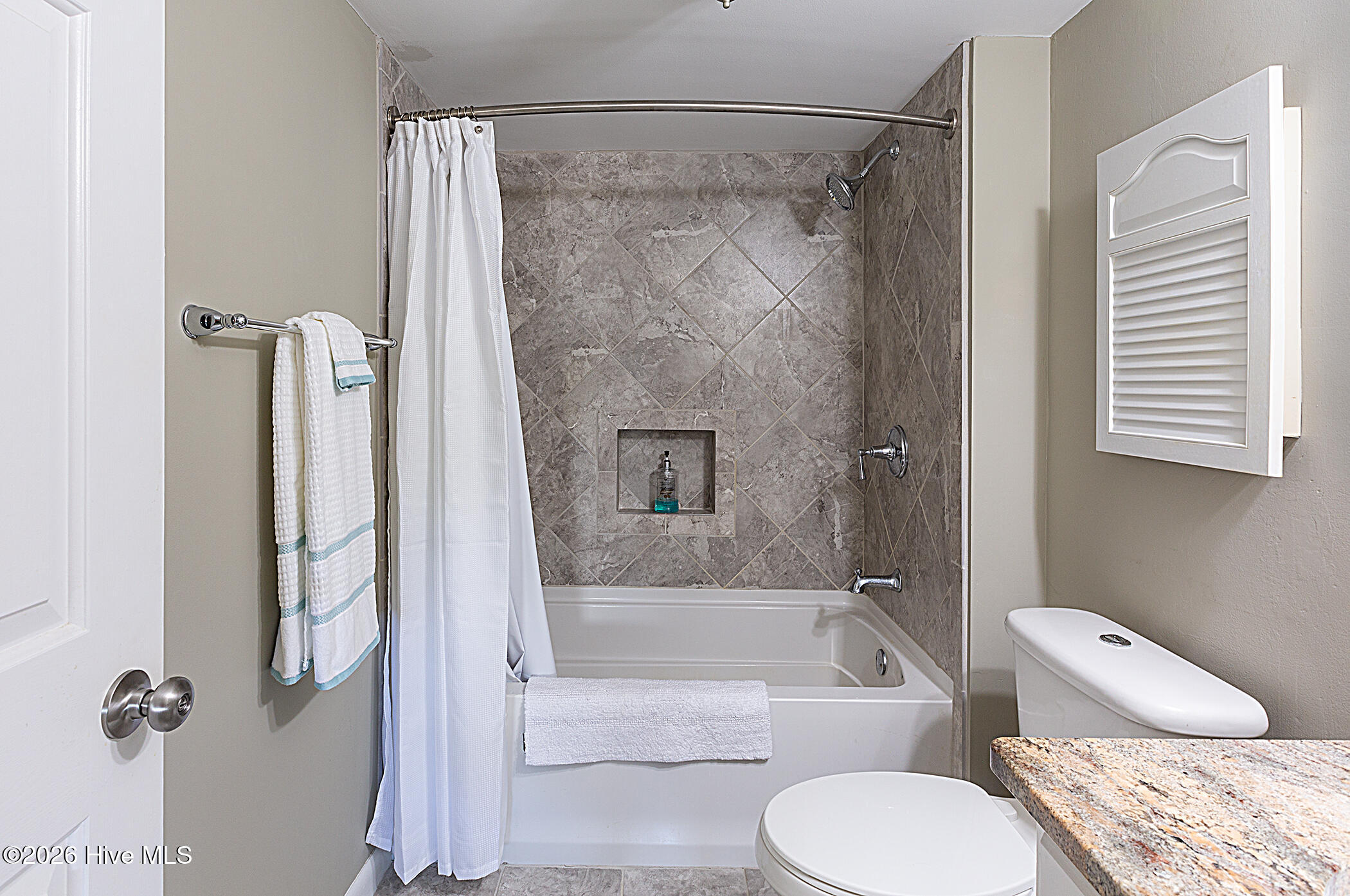 100551765 | Photo 36