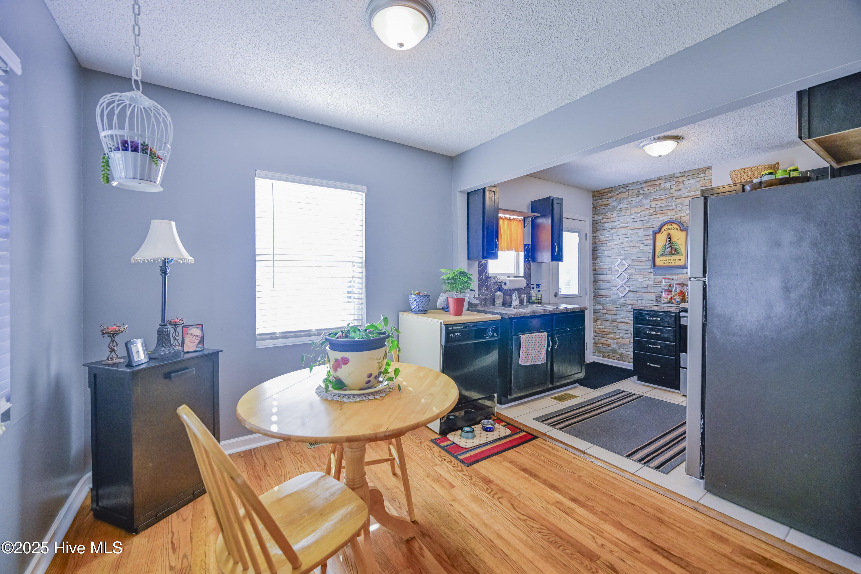 100541616 | Photo 13