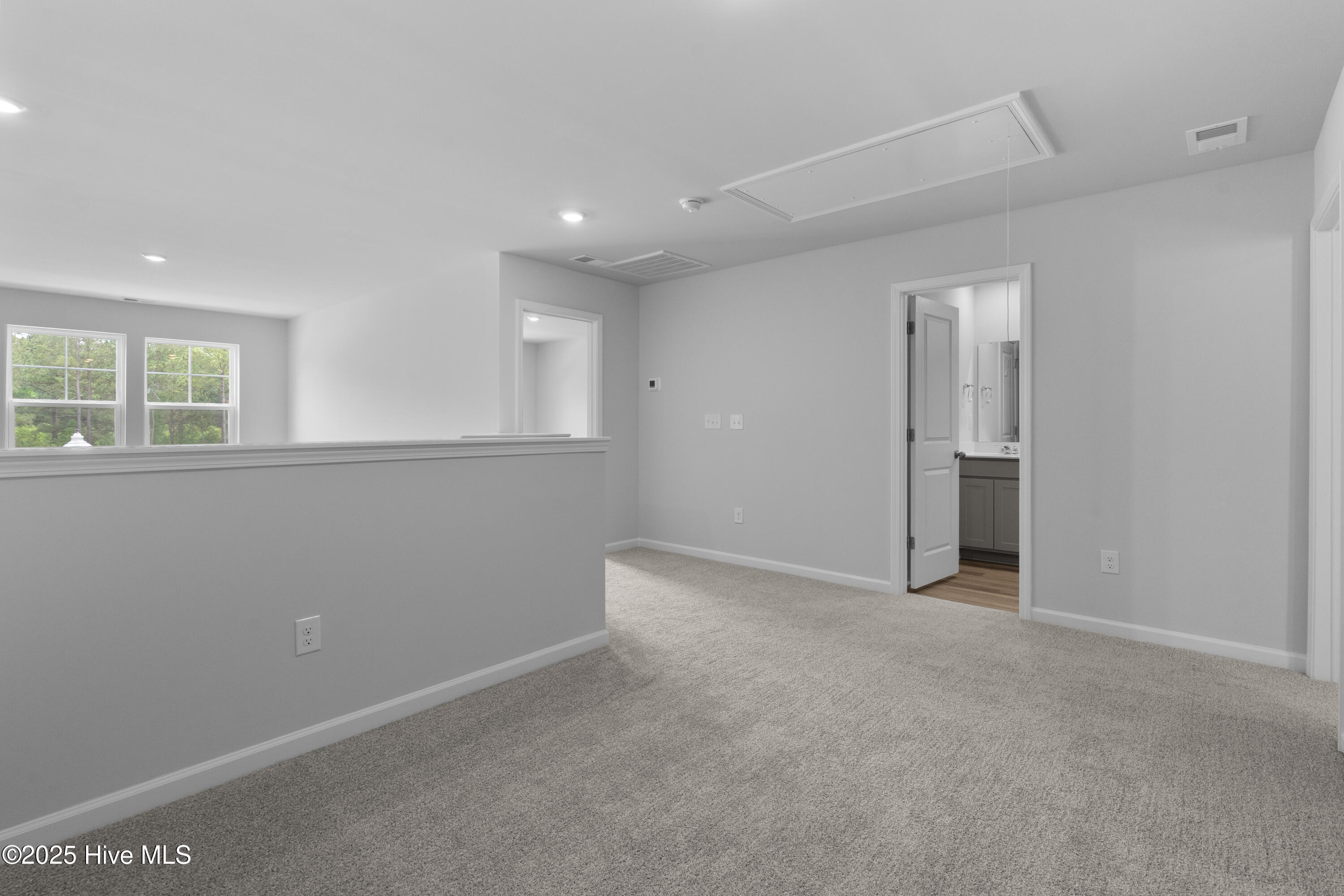 100511298 | Photo 25