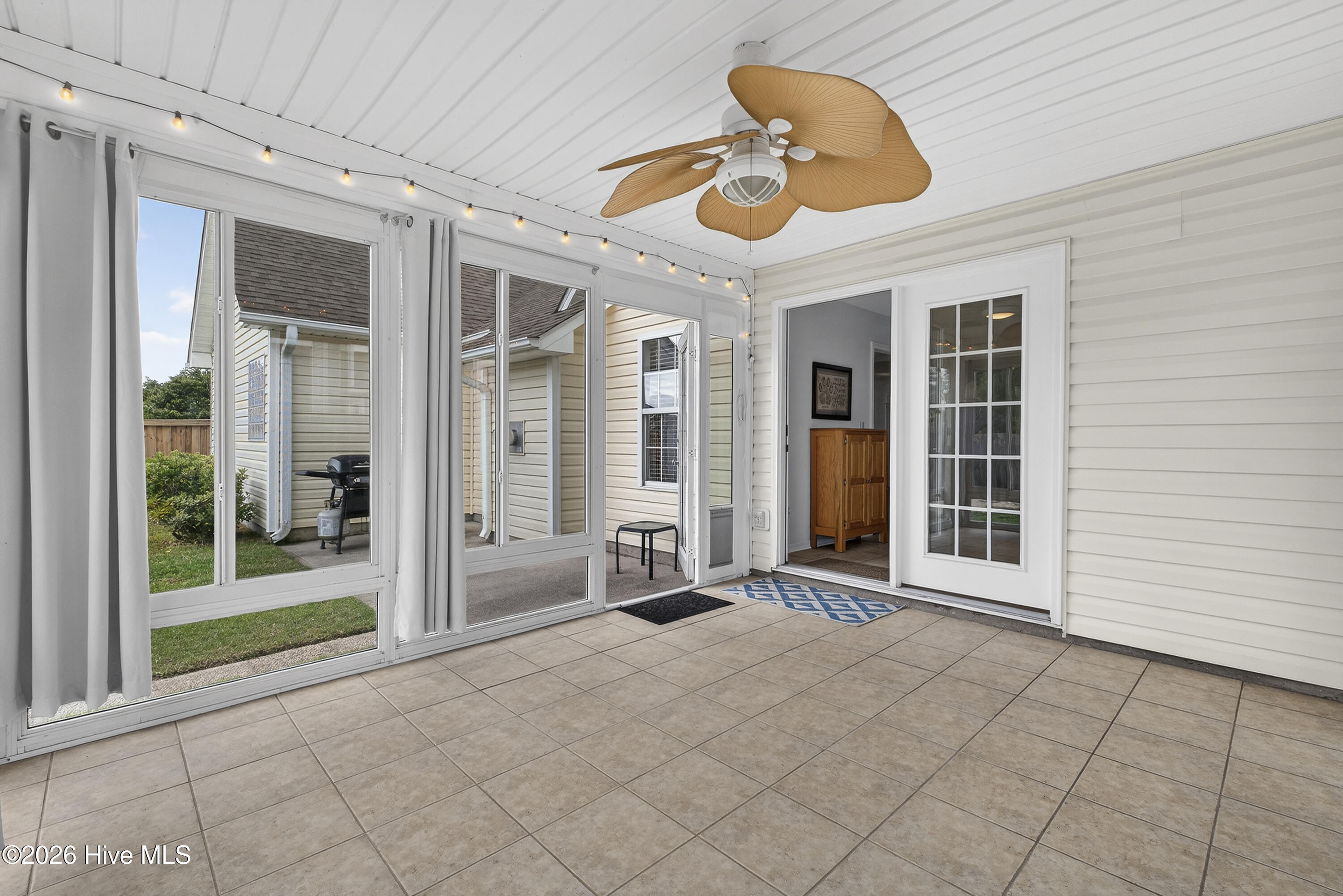 100565097 | Photo 33