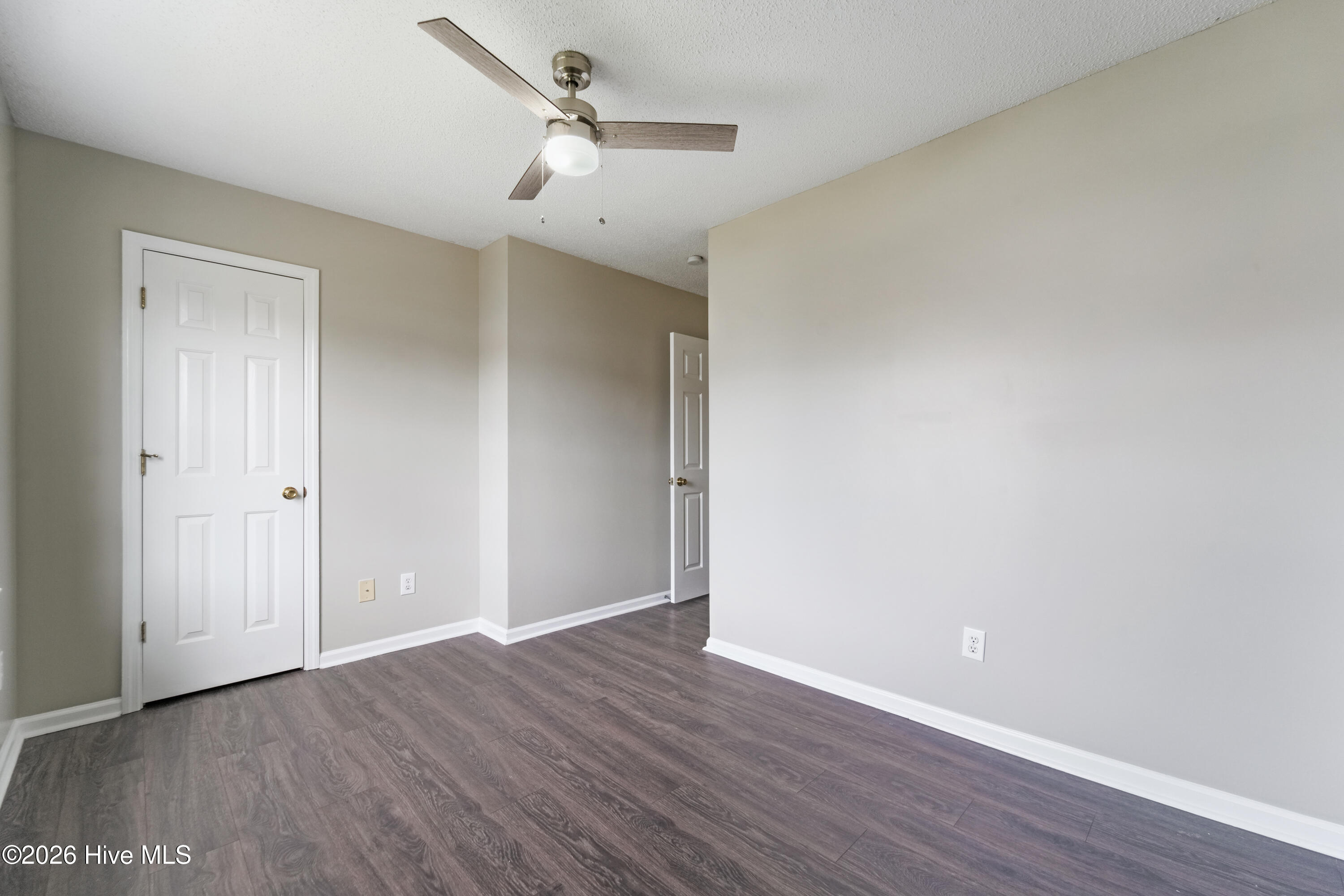 100564066 | Photo 13