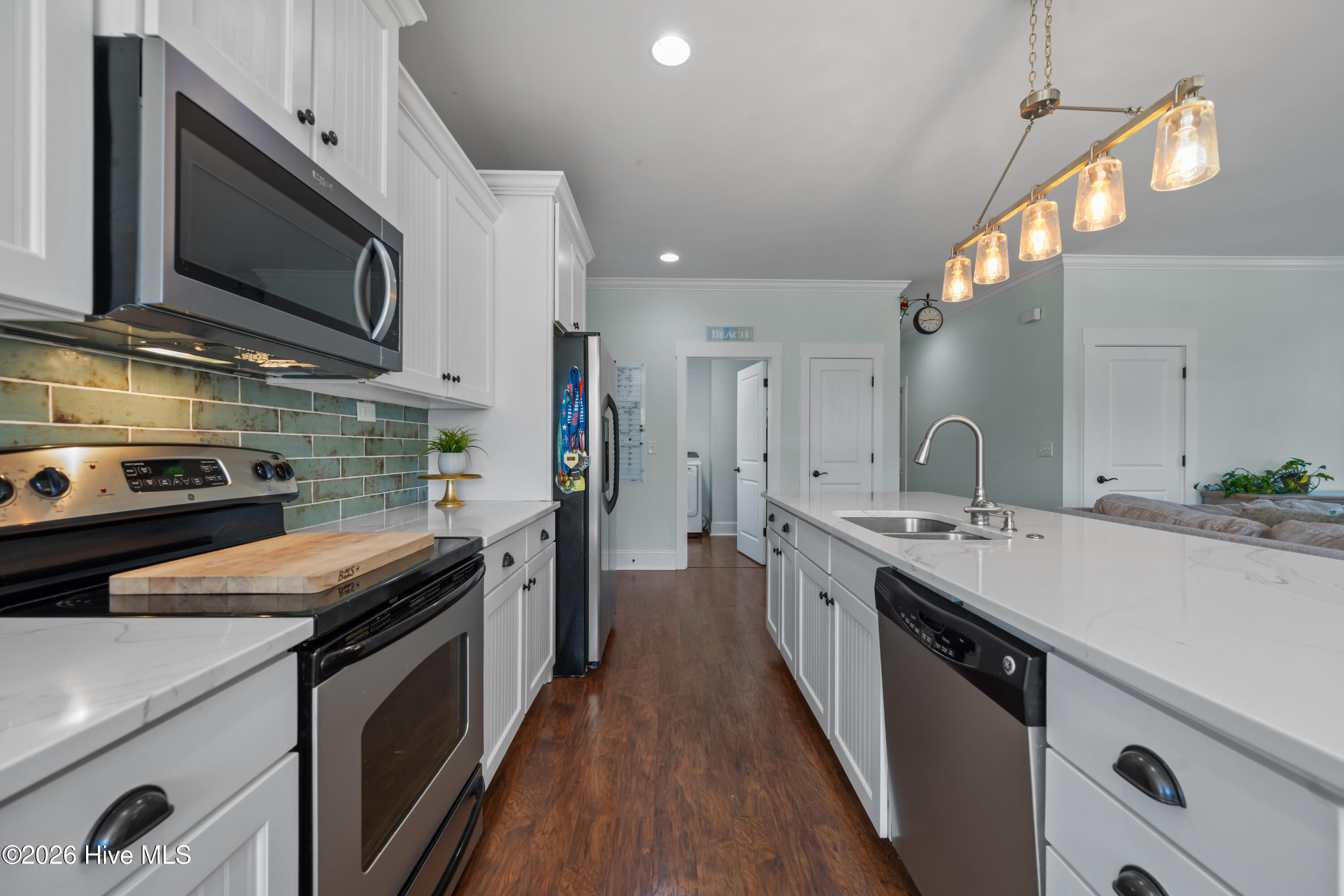 100566521 | Photo 10