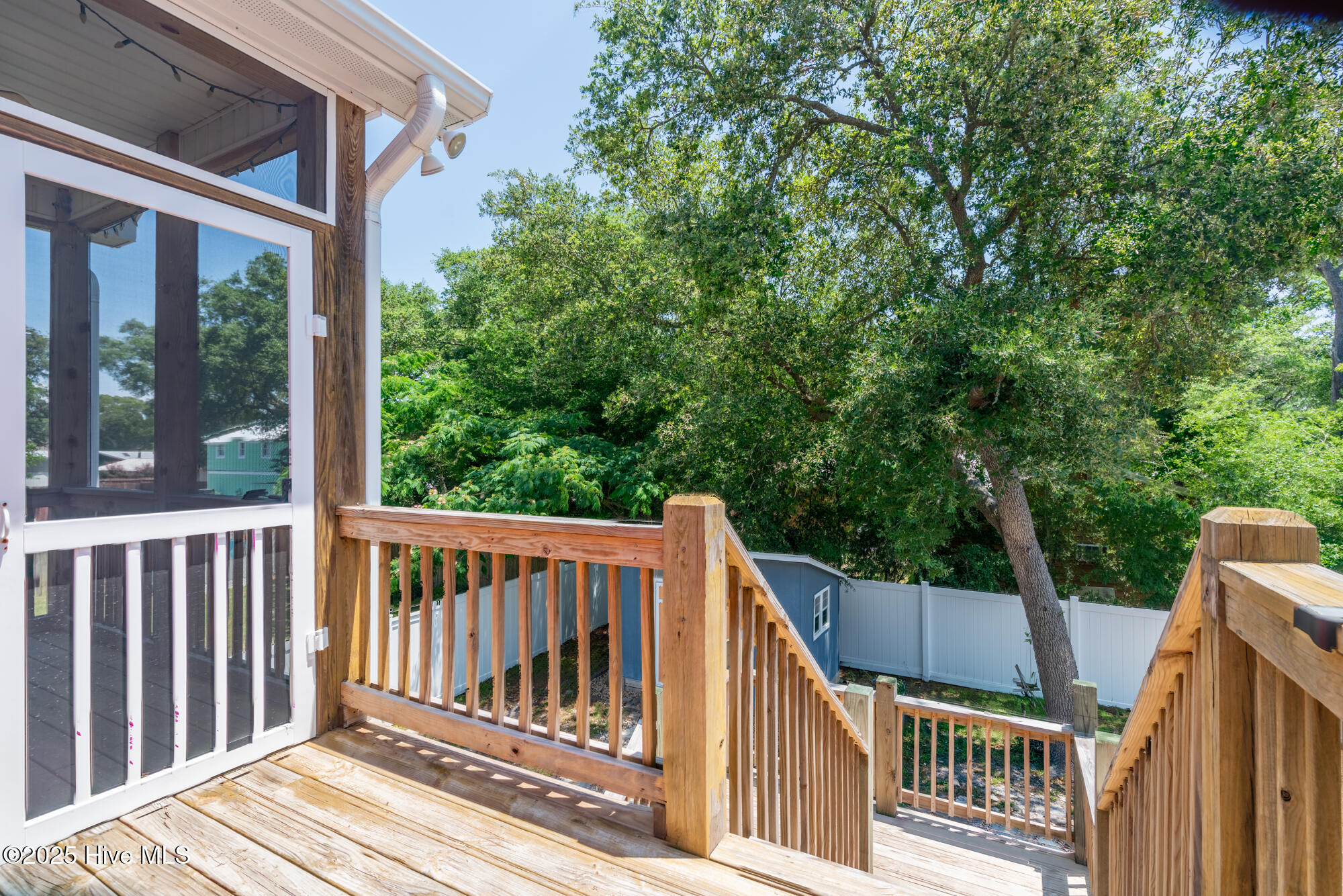 100527640 | Photo 24