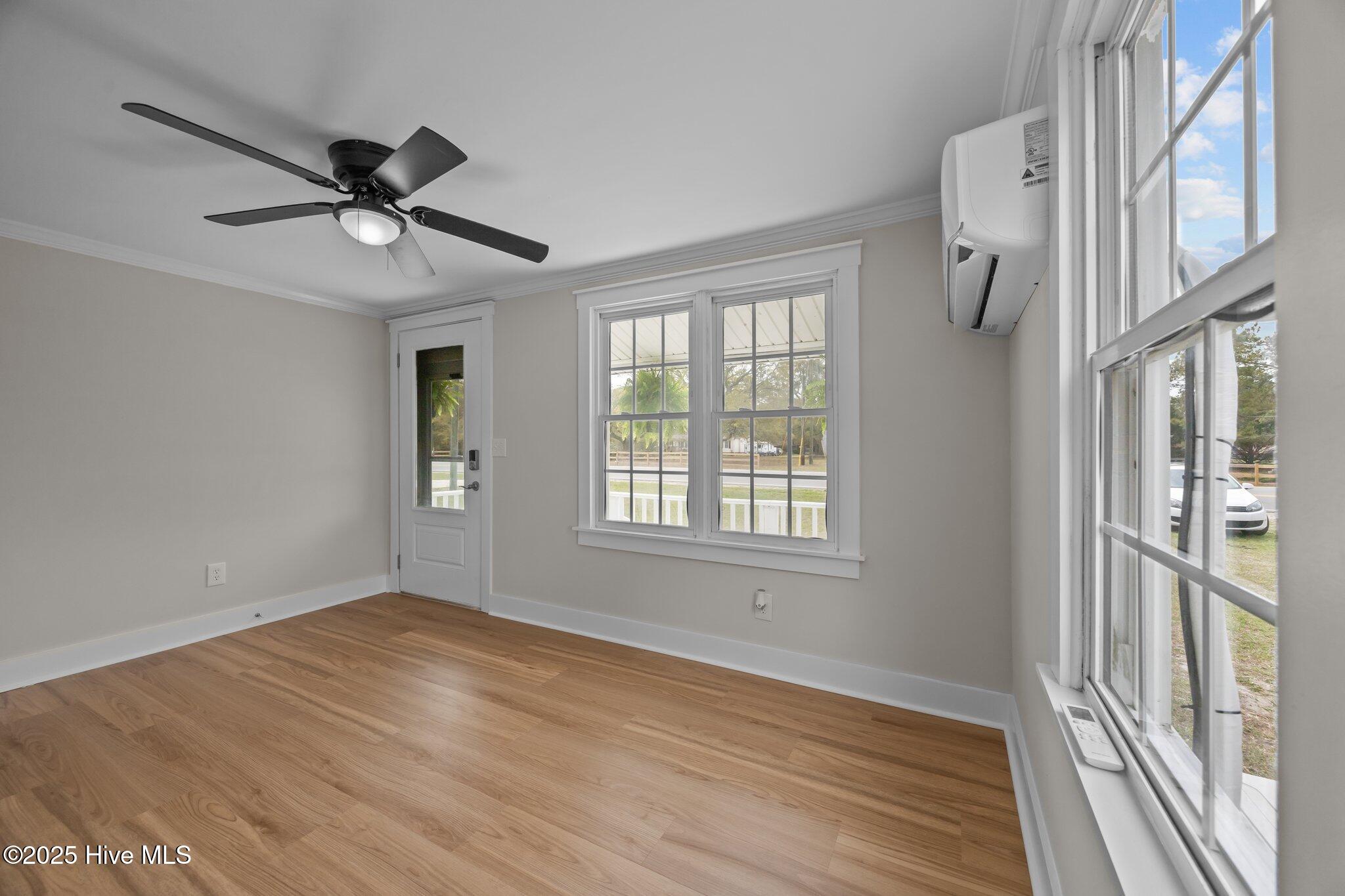 100499263 | Photo 11